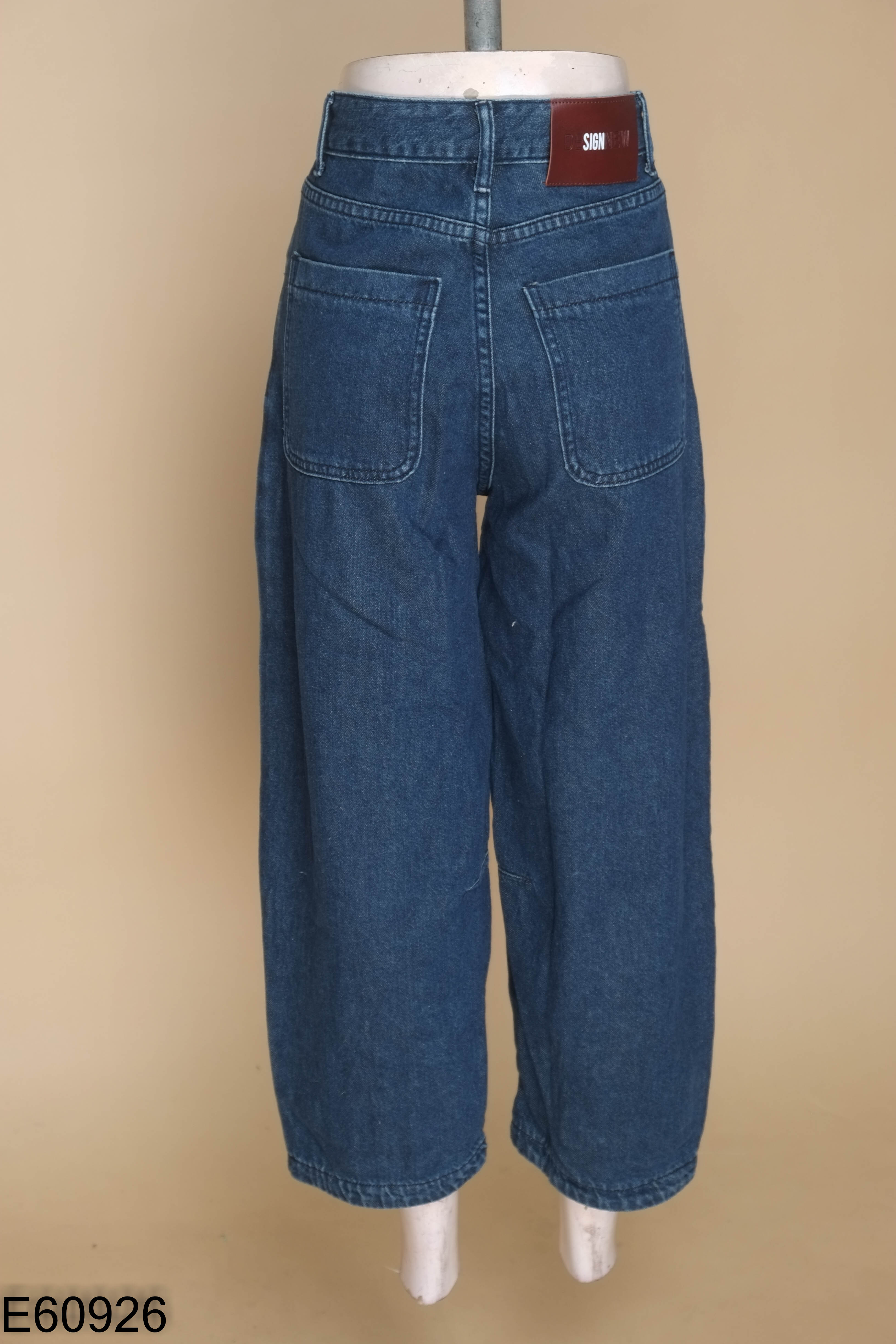 Quần jeans xanh suông