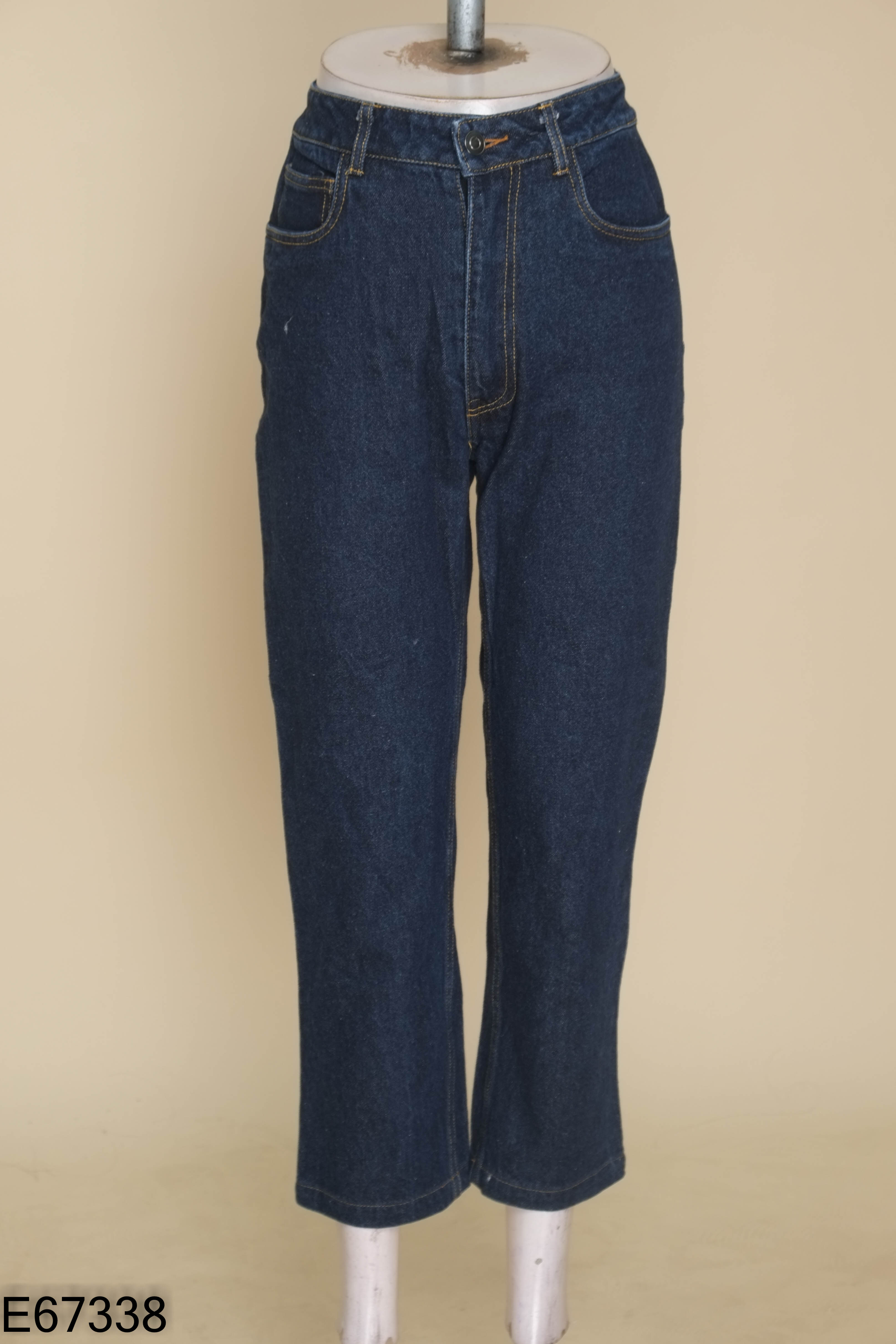 Quần jeans xanh ống đứng
