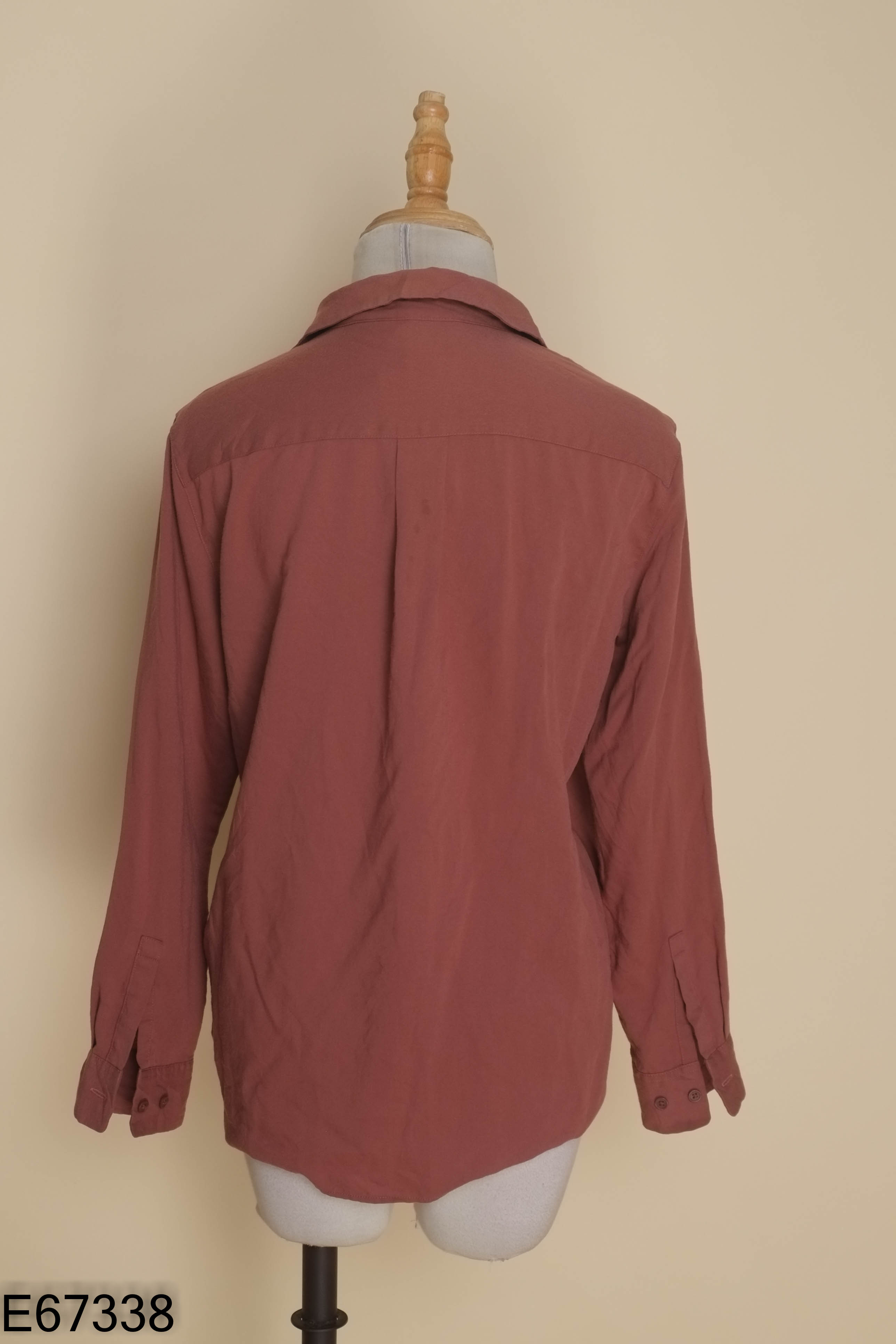Áo sơ mi UNIQLO đỏ