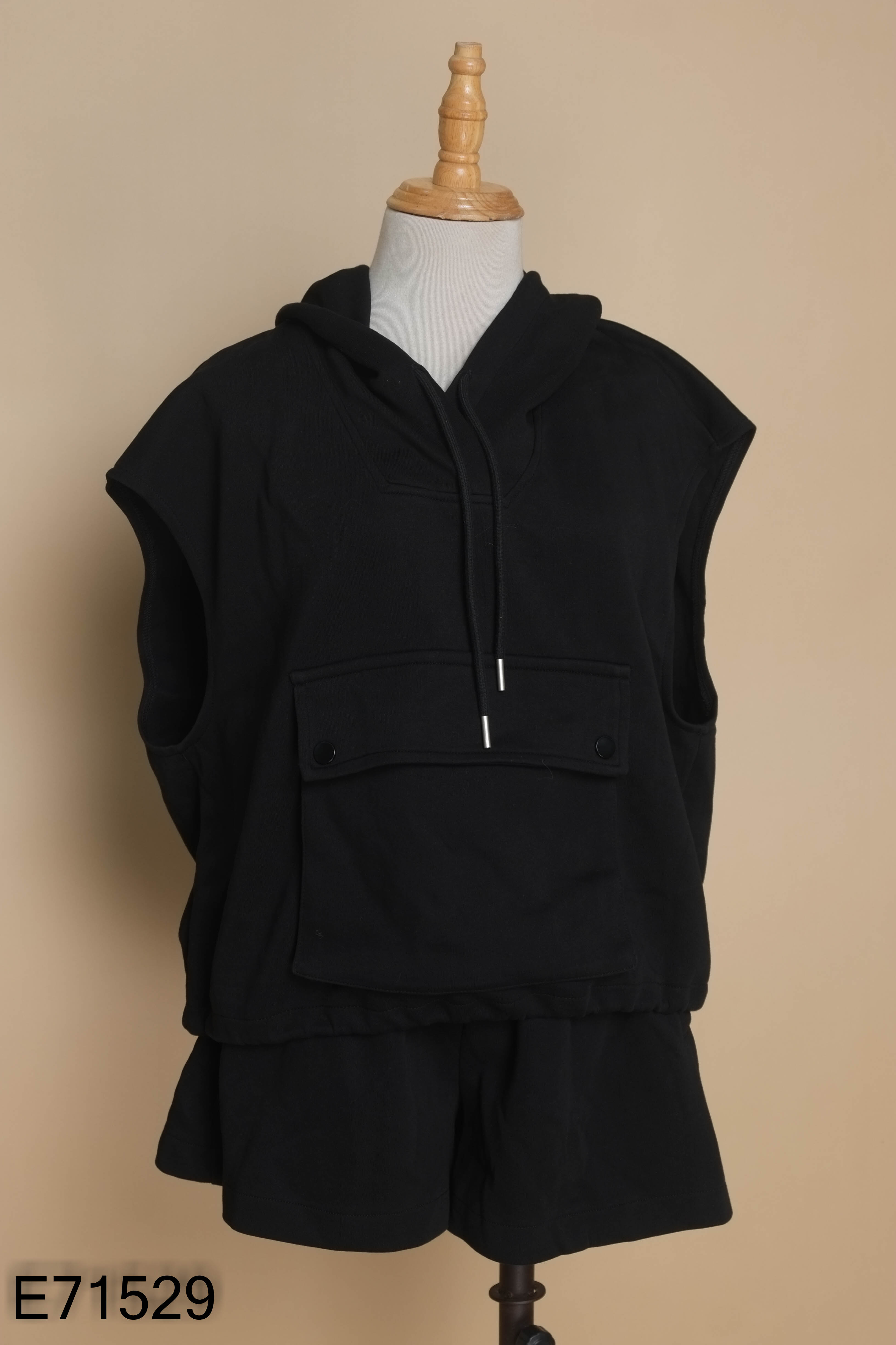 Set áo hoodie + quần short đen