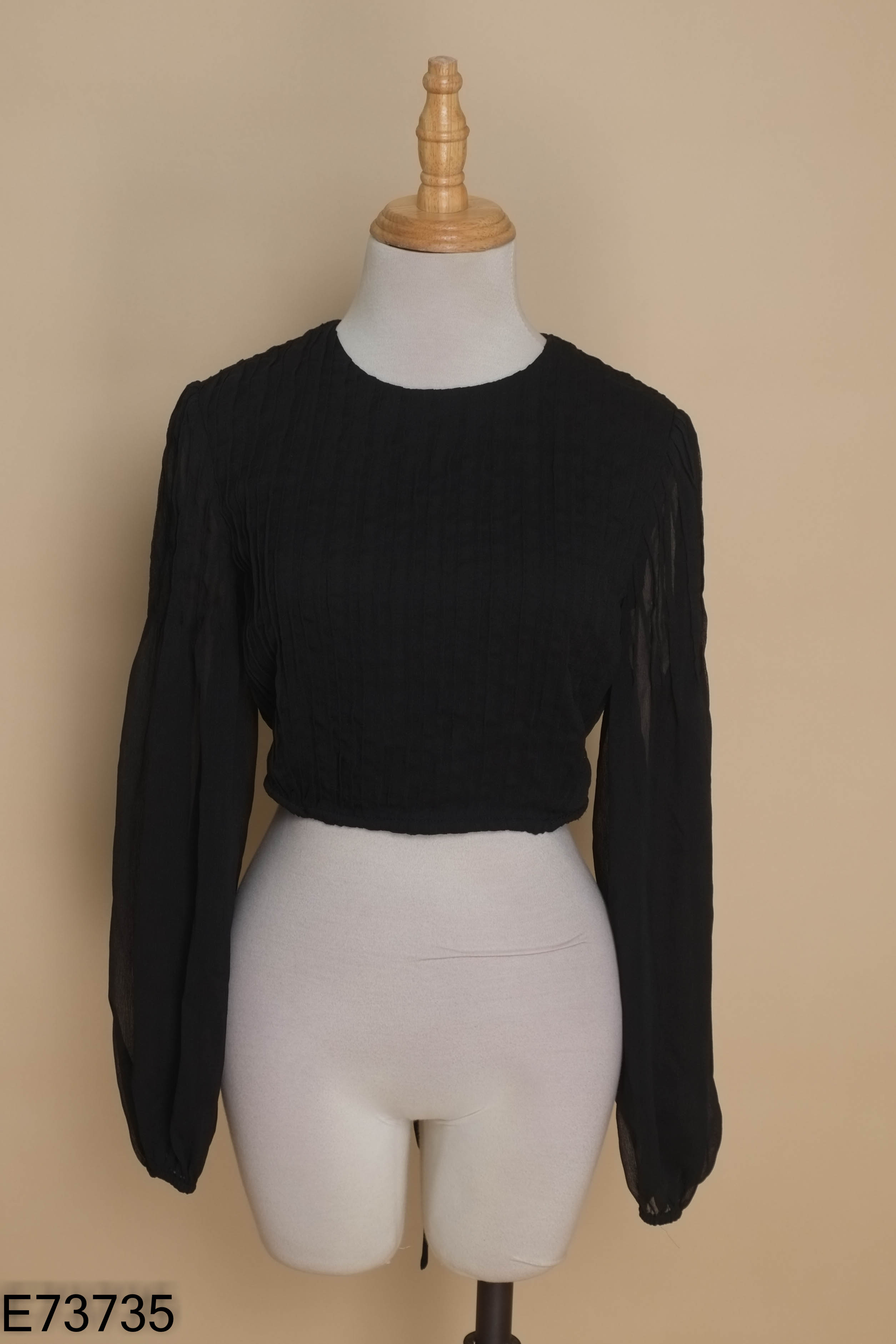 Áo đen IVY MODA gấp ly