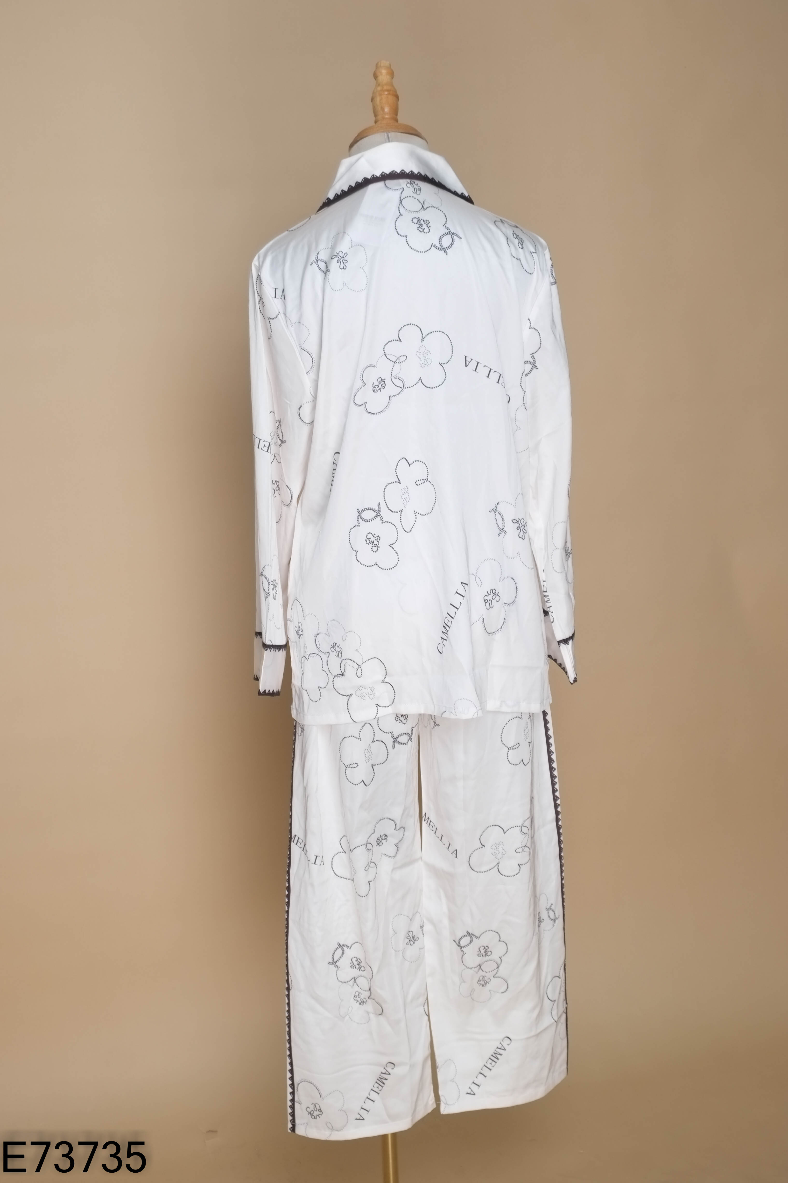 Set đồ ngủ lụa be họa tiết
