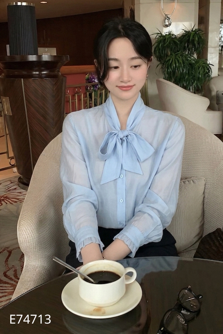 Áo tơ xanh buộc nơ