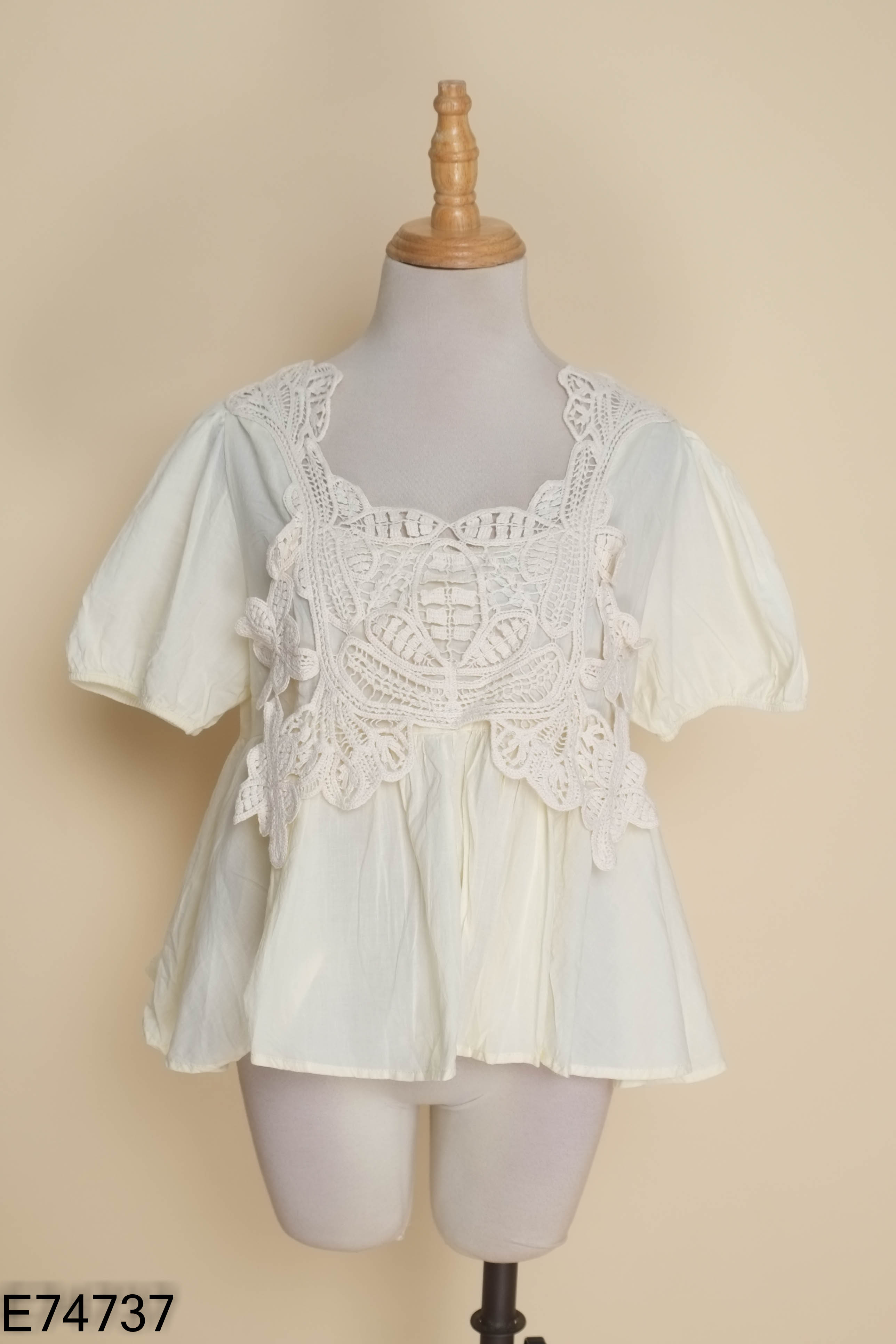 Áo babydoll be họa tiết thêu