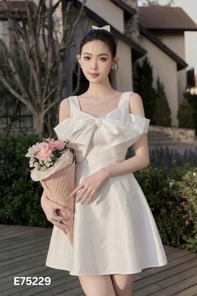 Váy trắng trễ vai nơ ngực