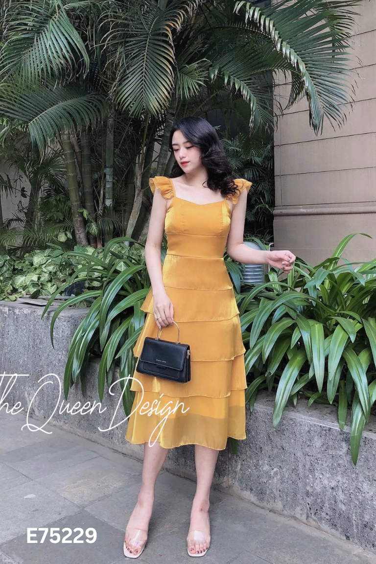 Váy organza vàng xếp tầng
