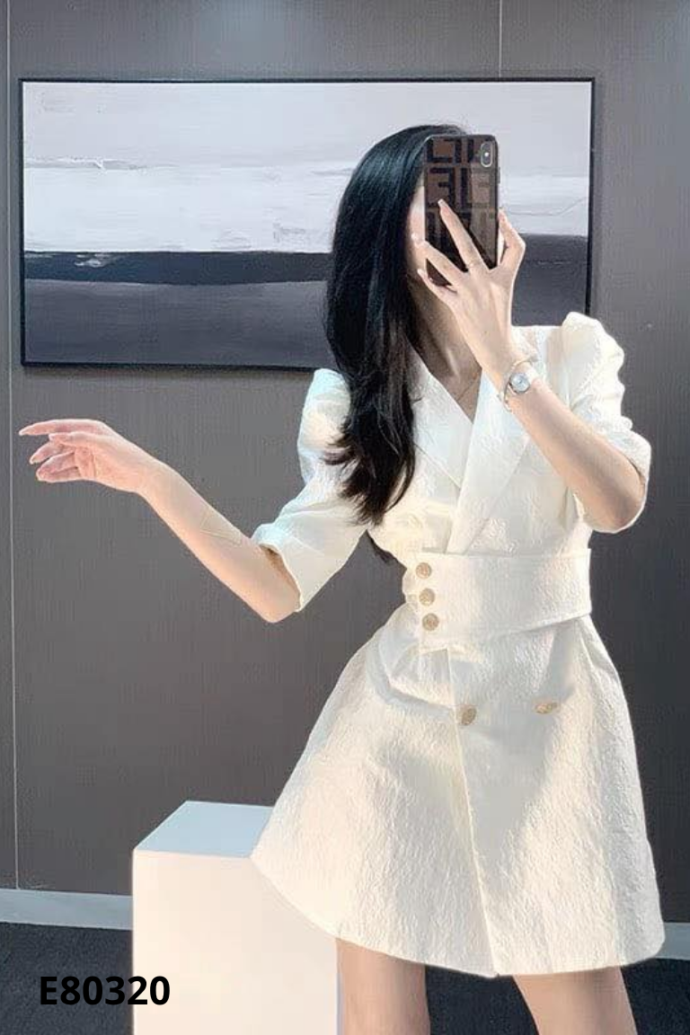 Váy trắng cúc vàng