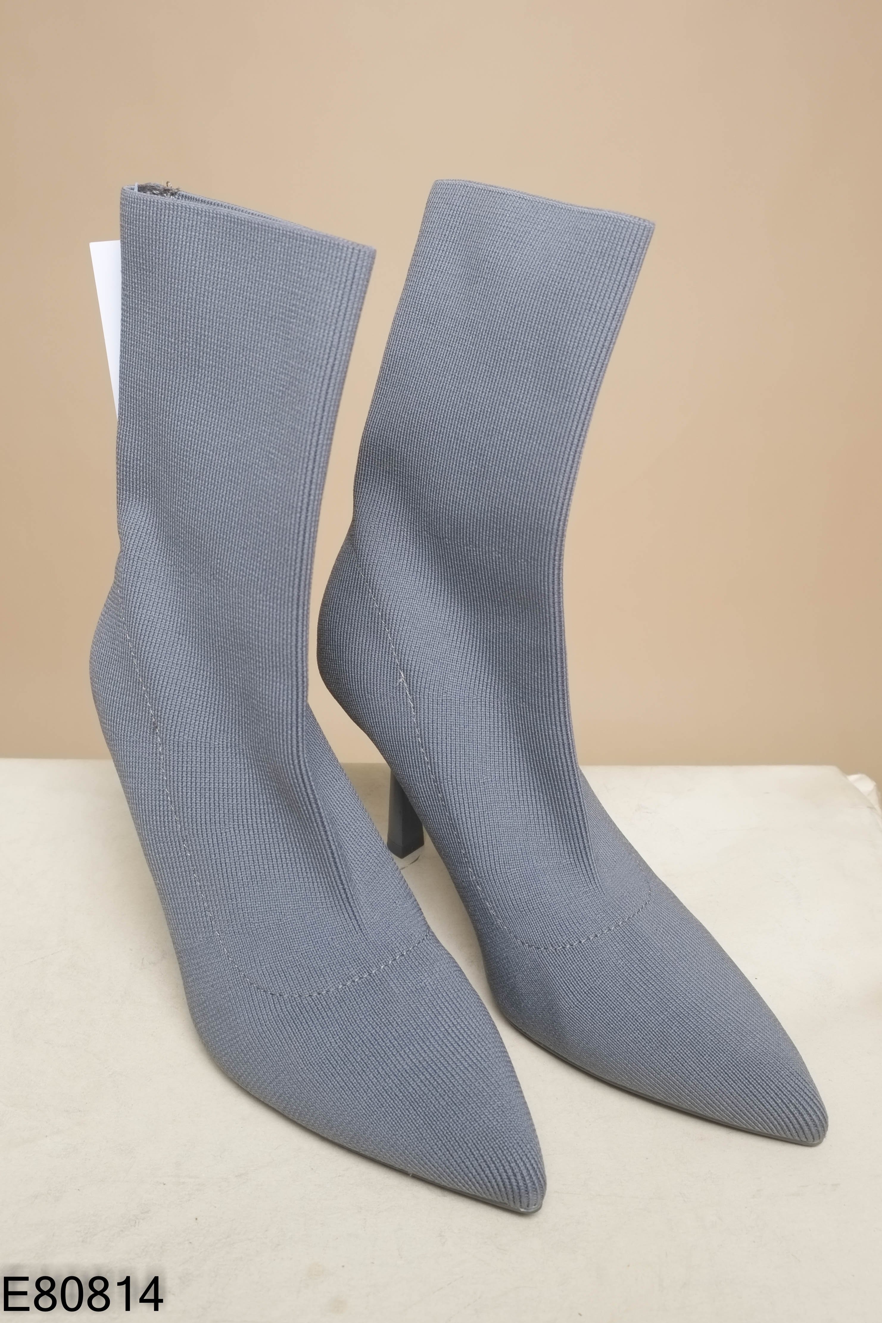 Boots len xám BERSHKA mũi nhọn