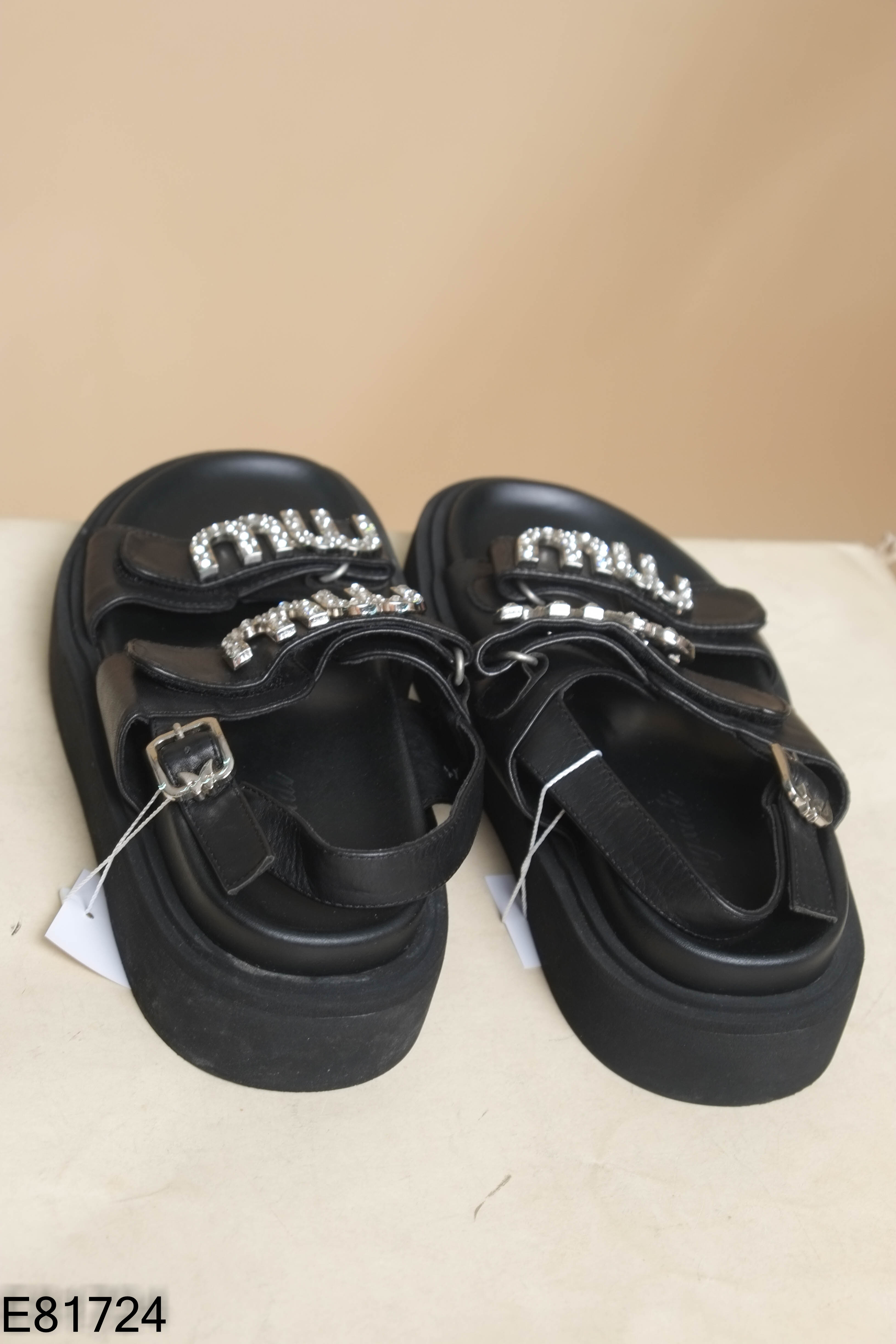 Sandals đen quai ngang