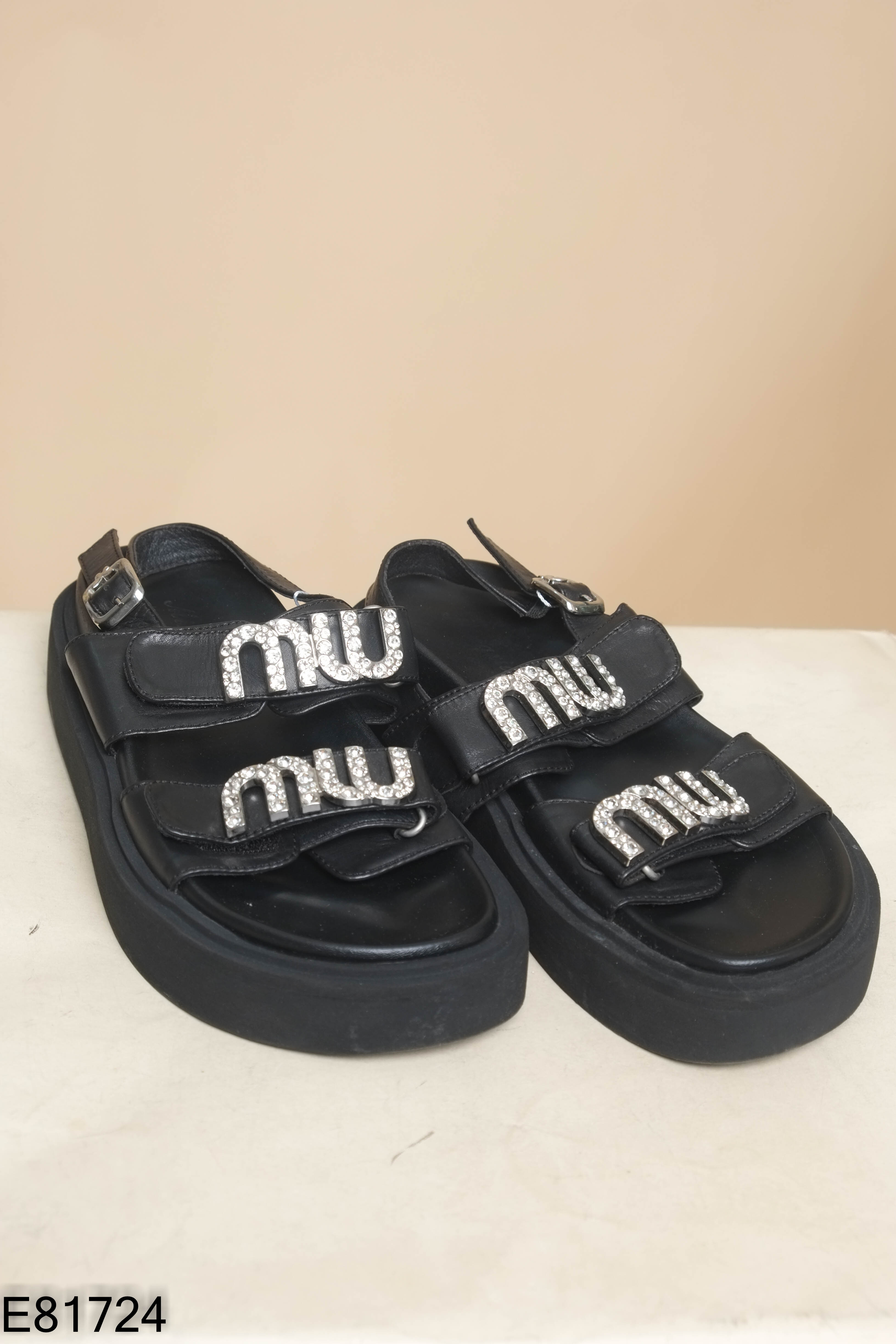 Sandals đen quai ngang