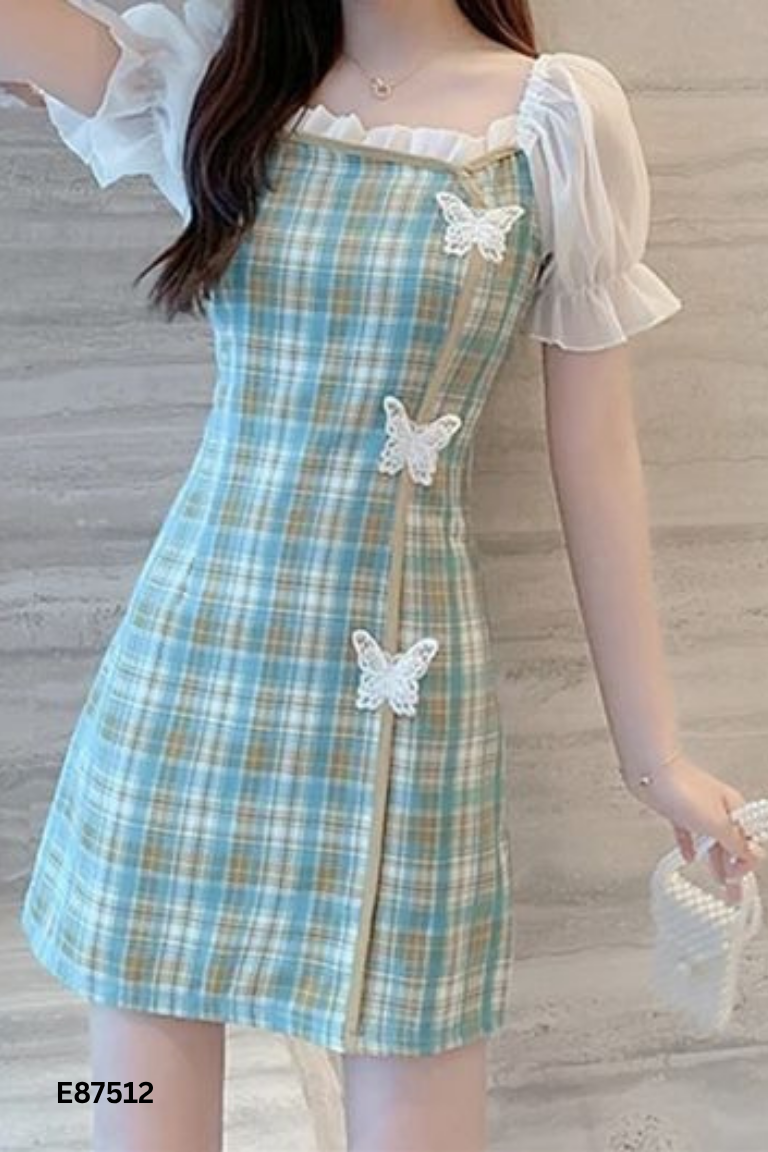 Váy kẻ xanh ngắn