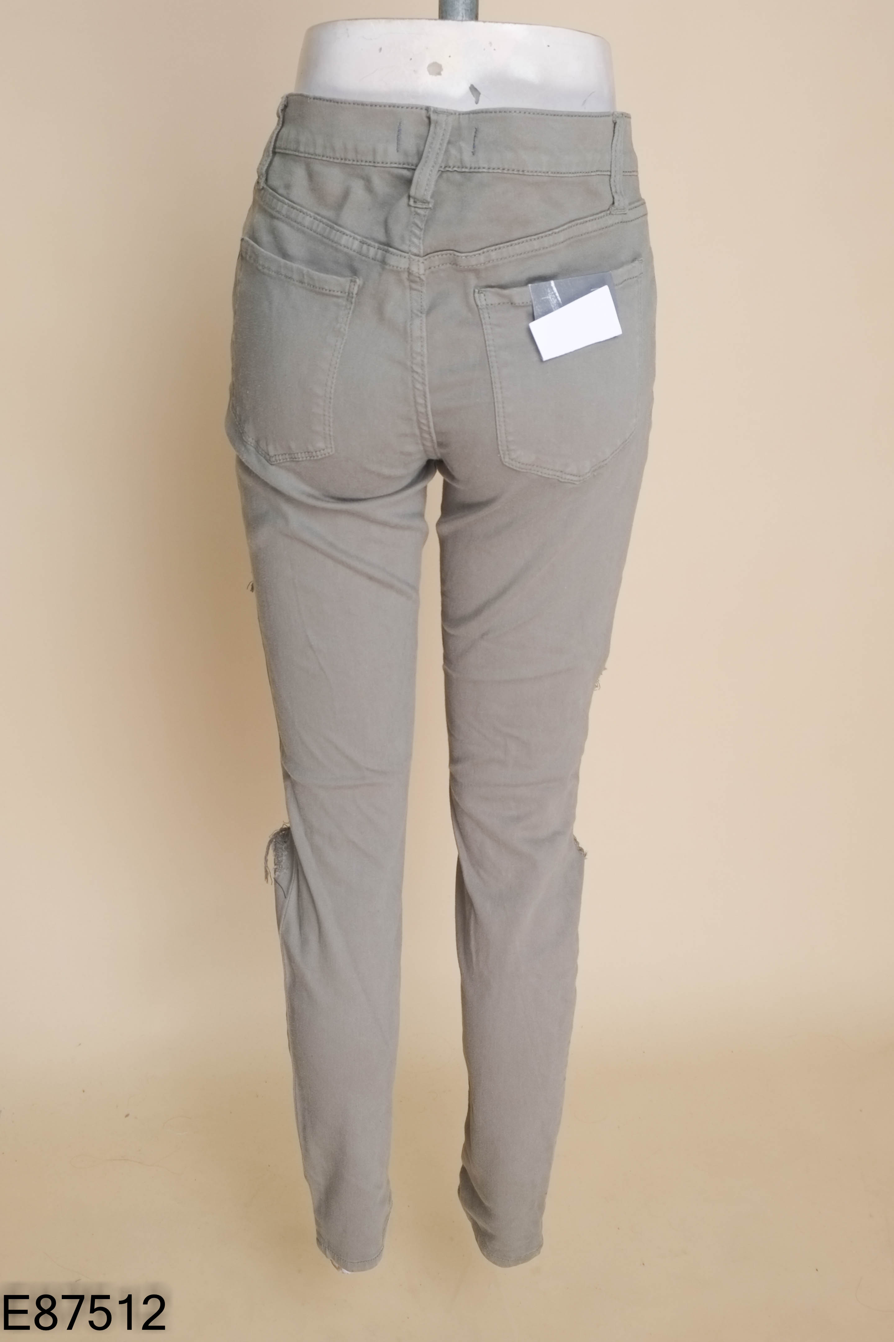Quần kaki xanh