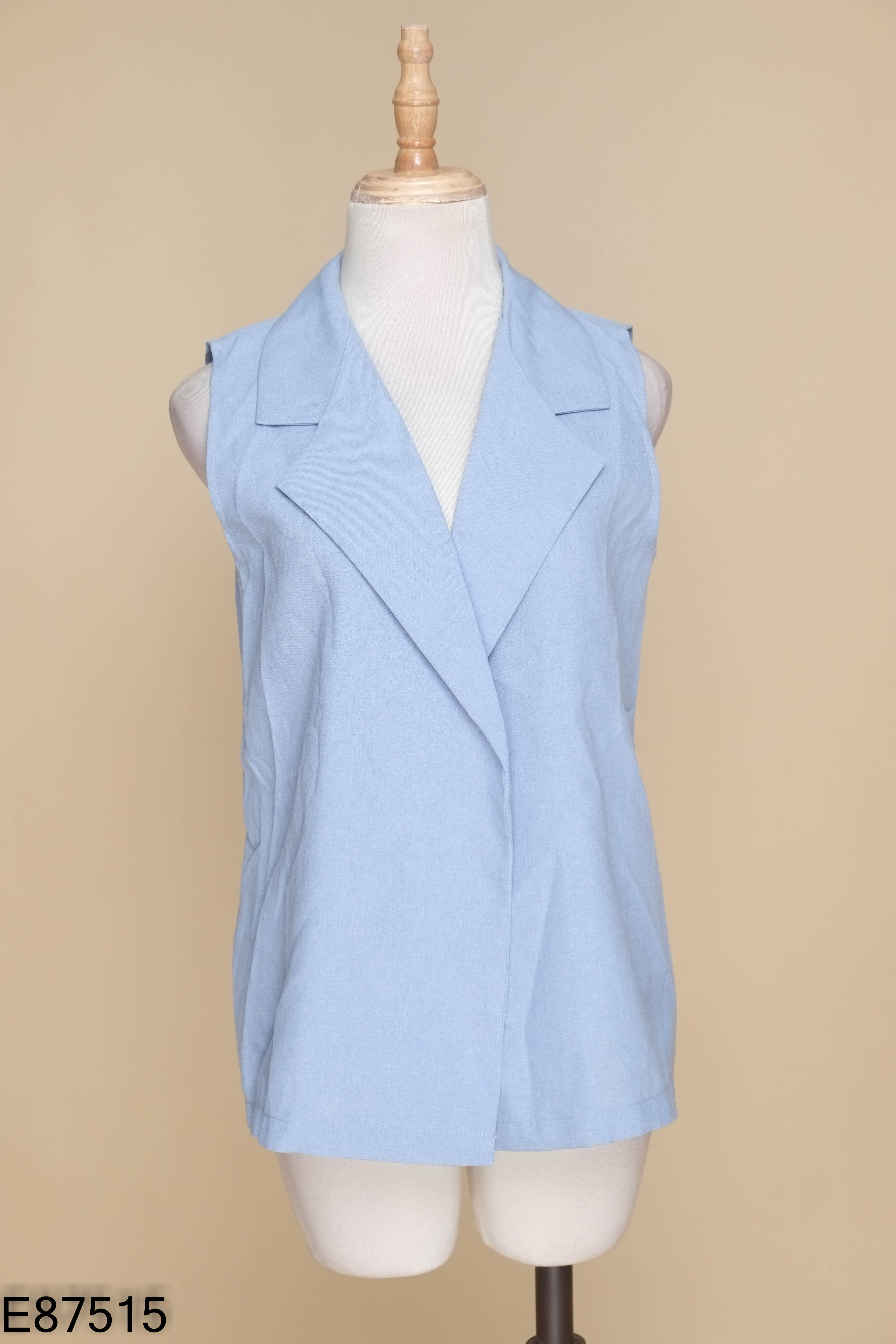 Áo sát nách xanh cổ vest