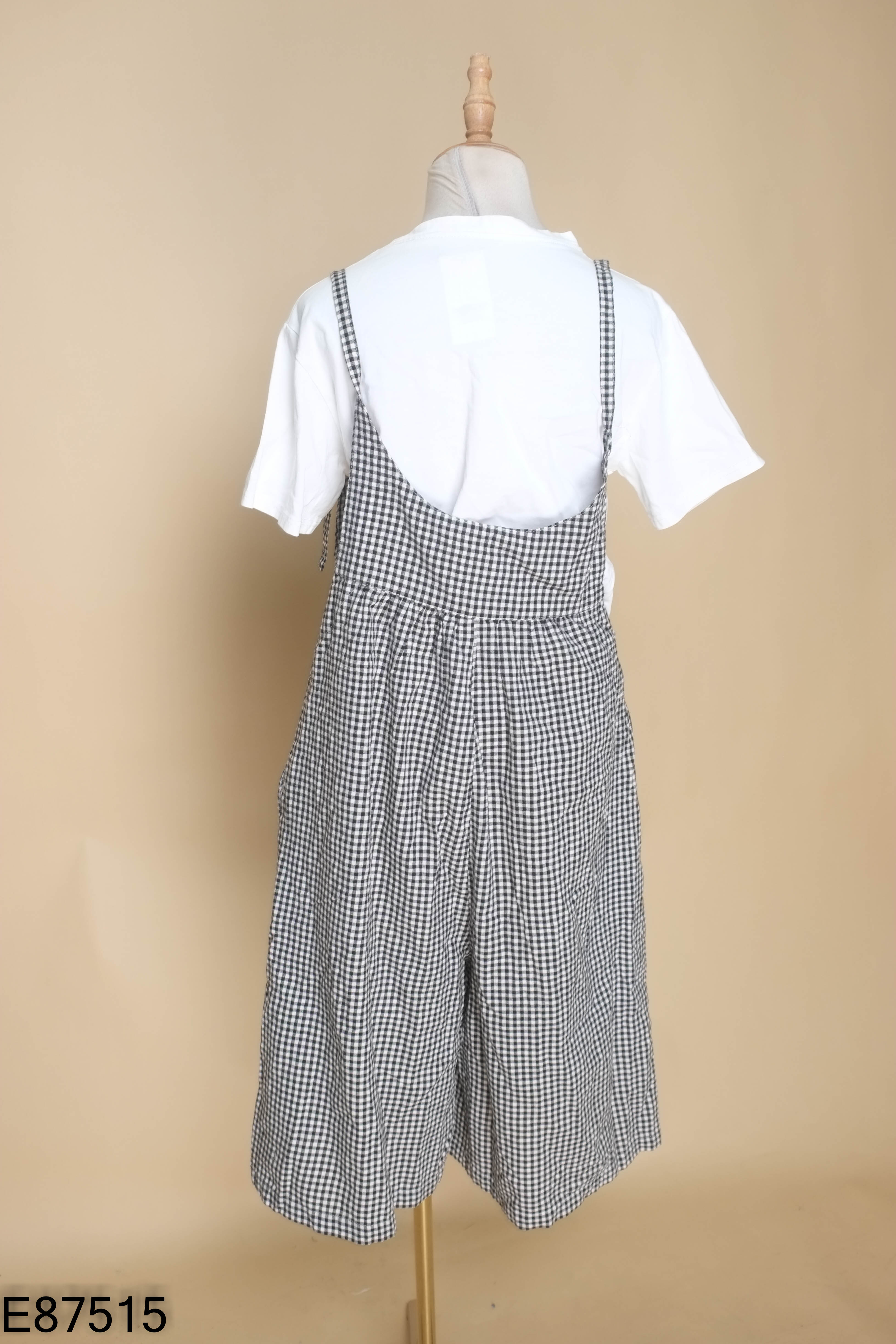 Set Áo trắng + quần yếm kẻ caro