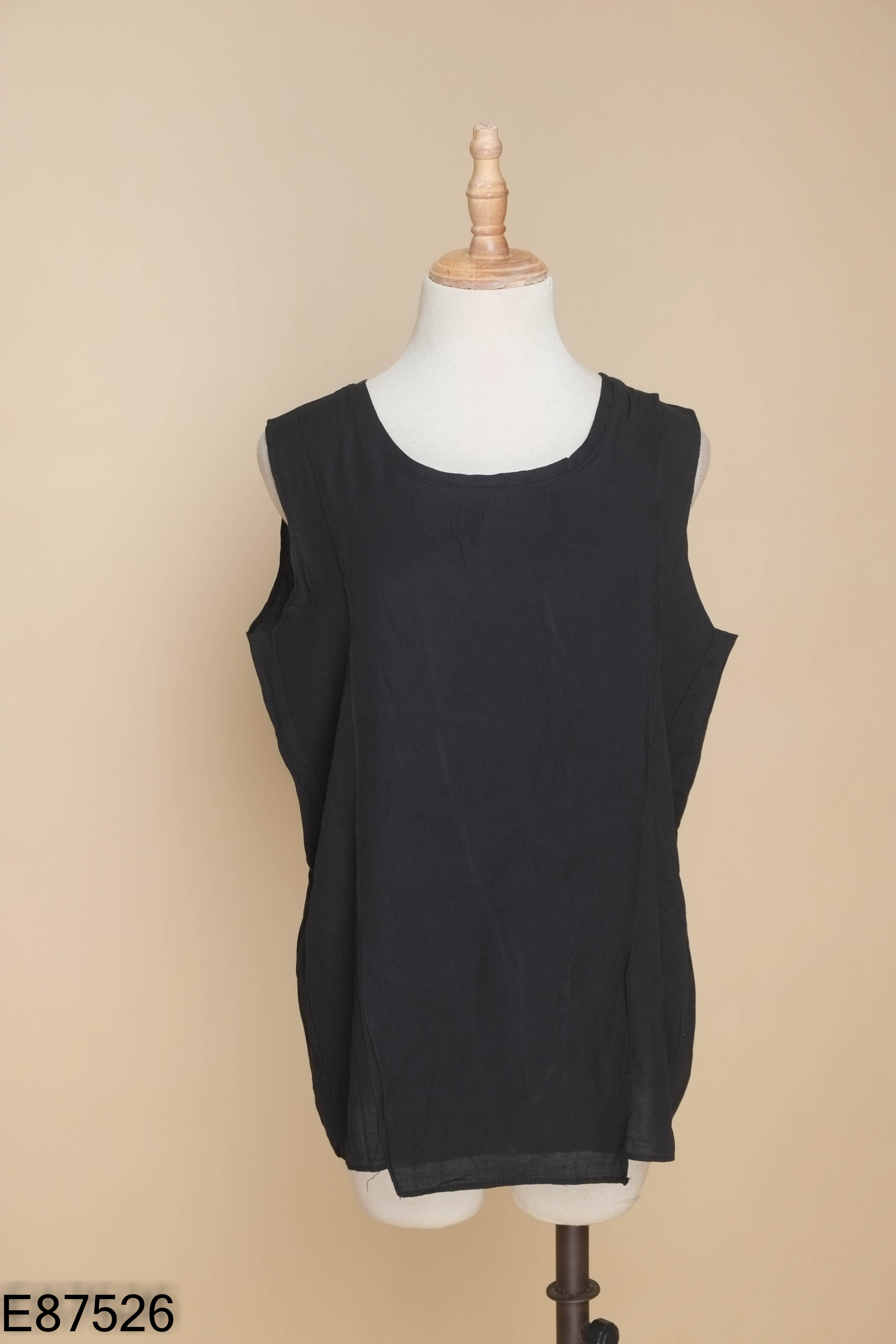 Áo linen đen vạt