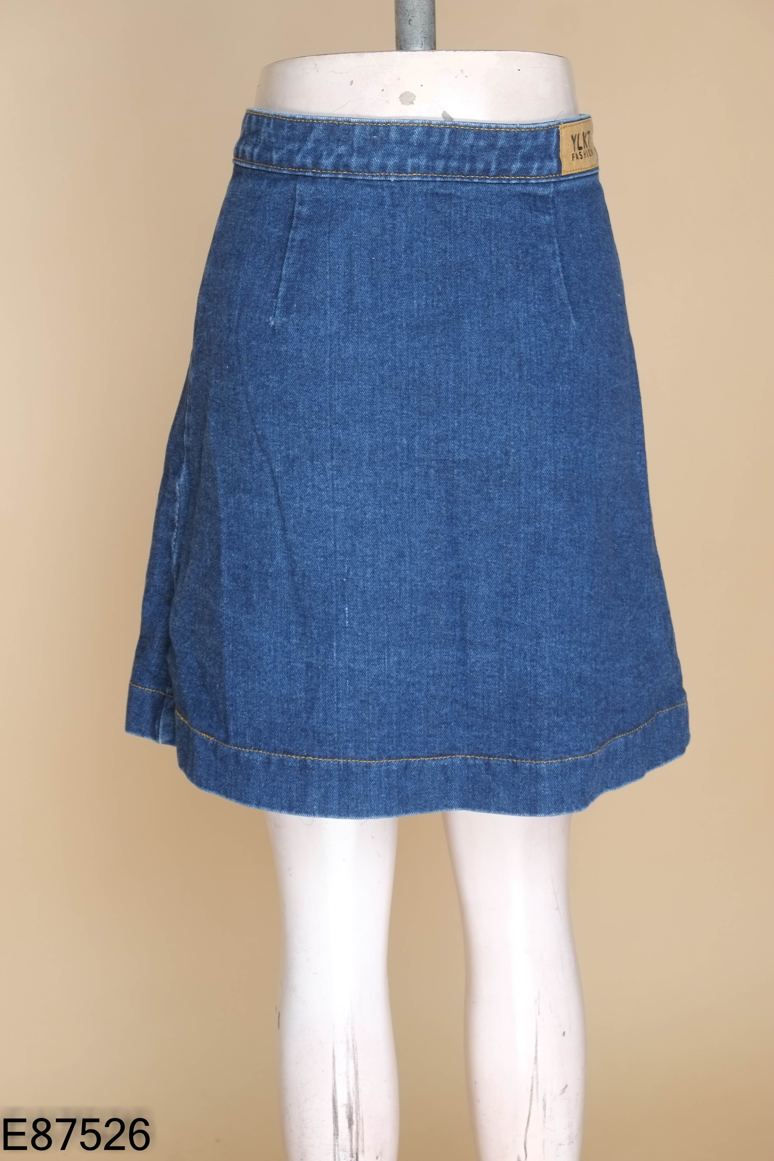 Chân váy jeans xanh vạt