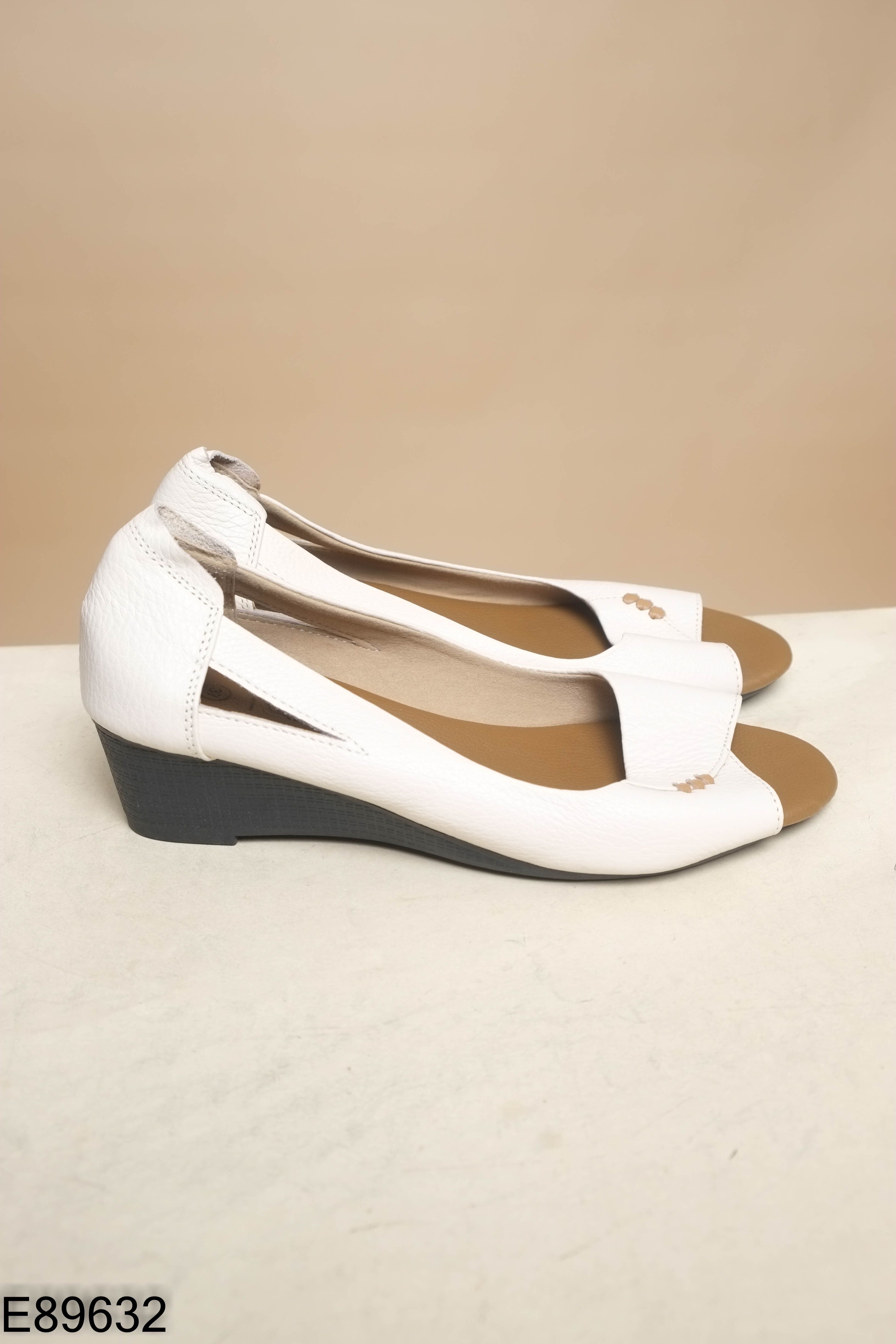 Giay LUNASHOES kem đế cao hở ngón