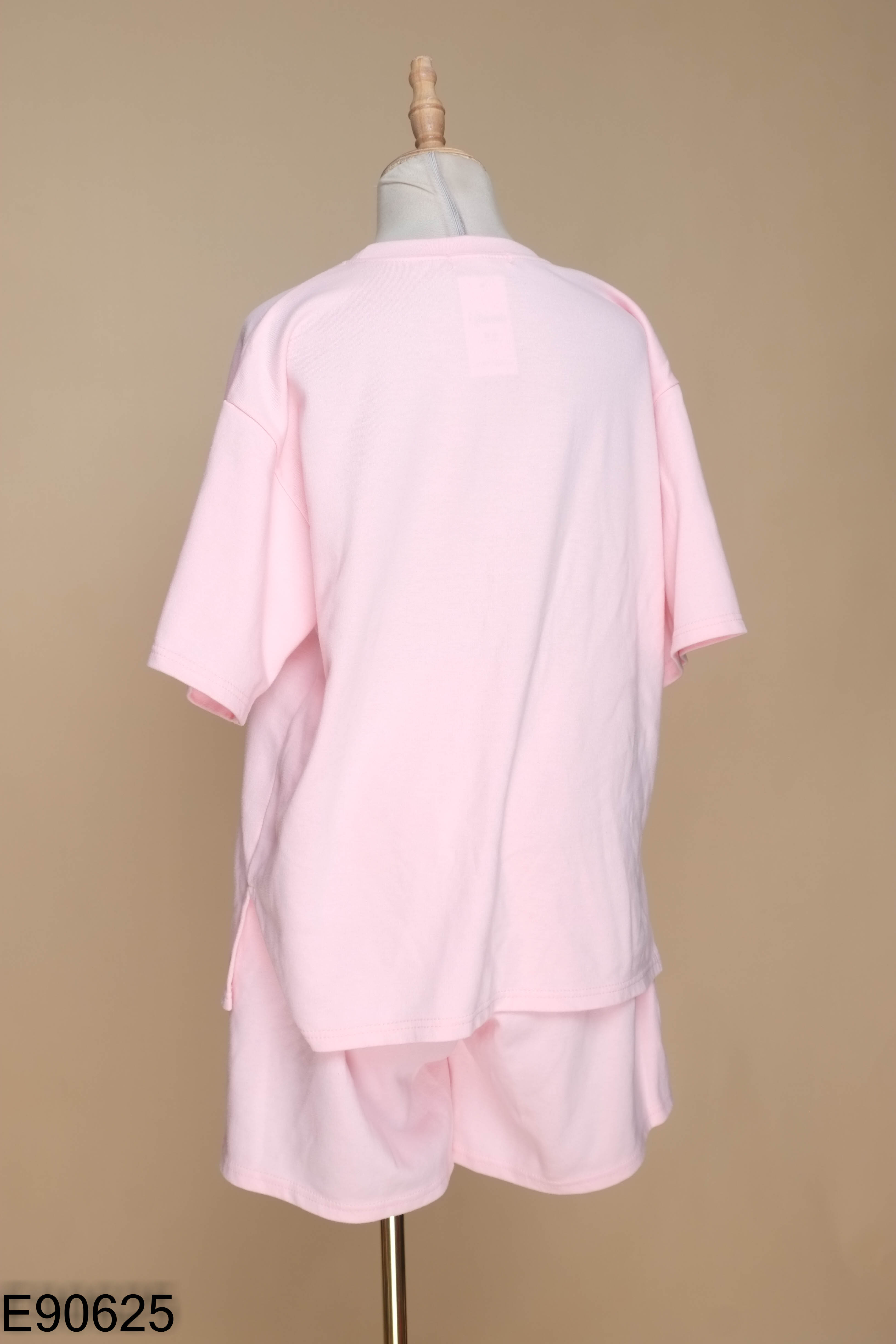 Set Áo hồng in chữ + quần shorts