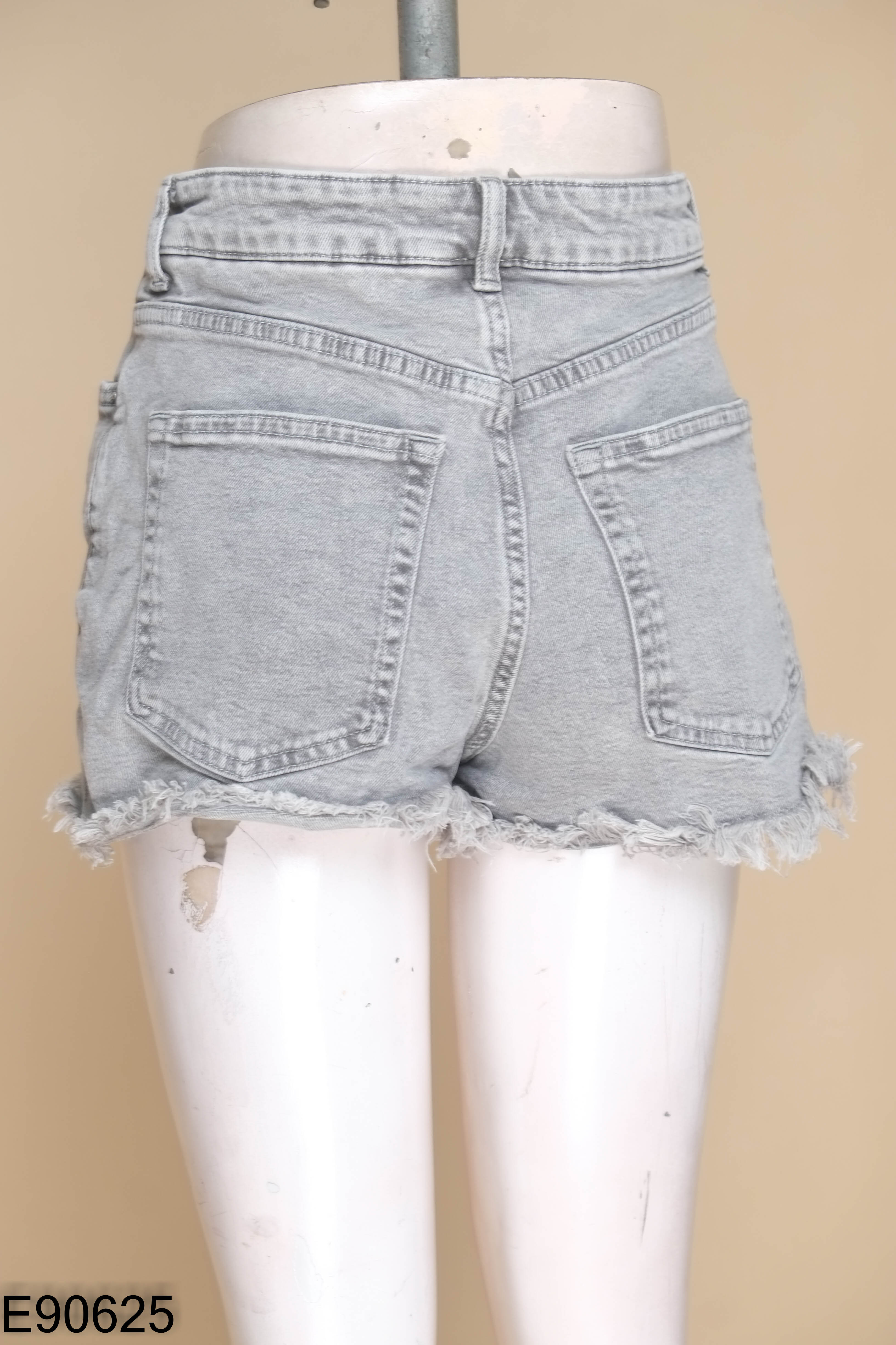 Quần shorts jeans HM xám