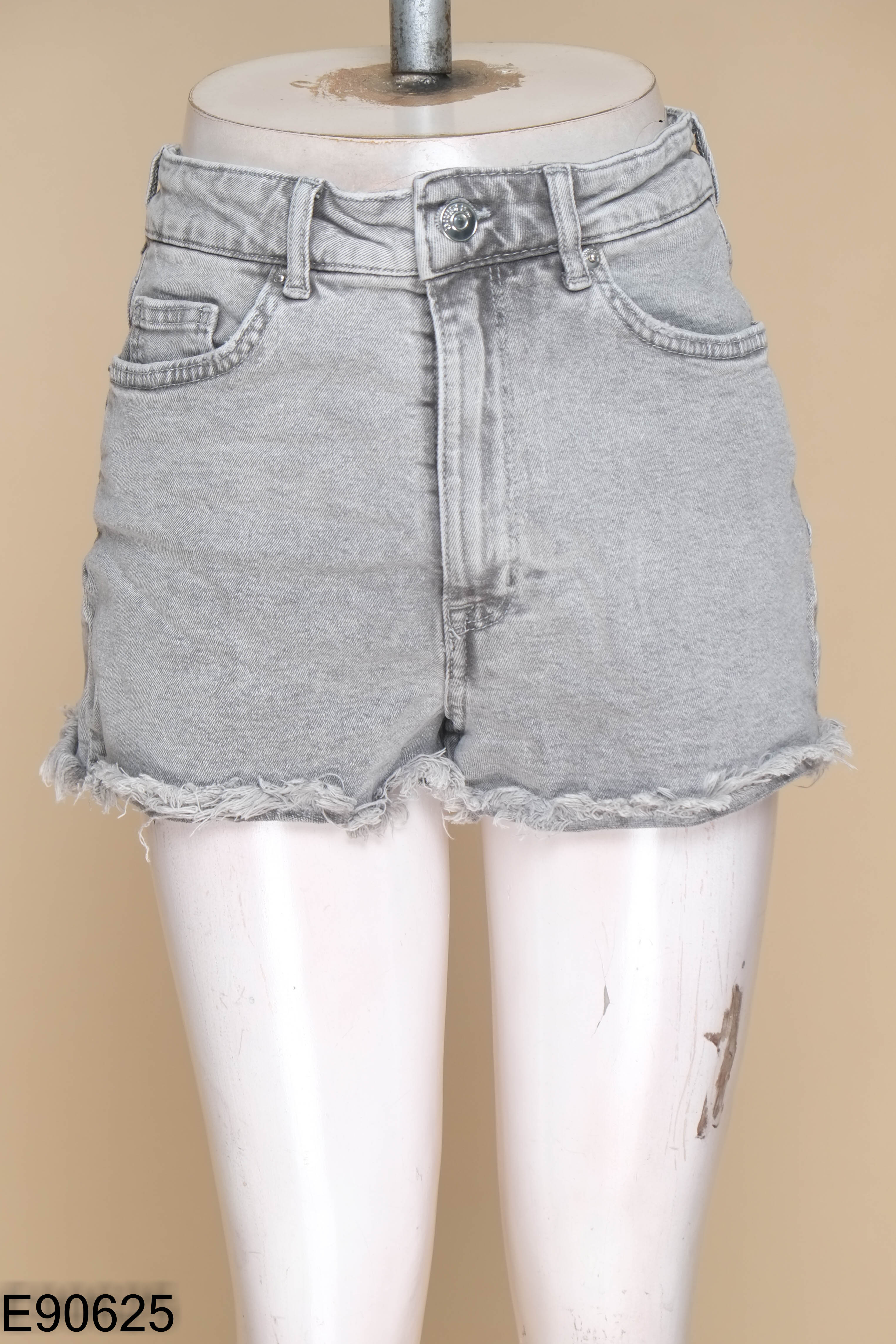 Quần shorts jeans HM xám