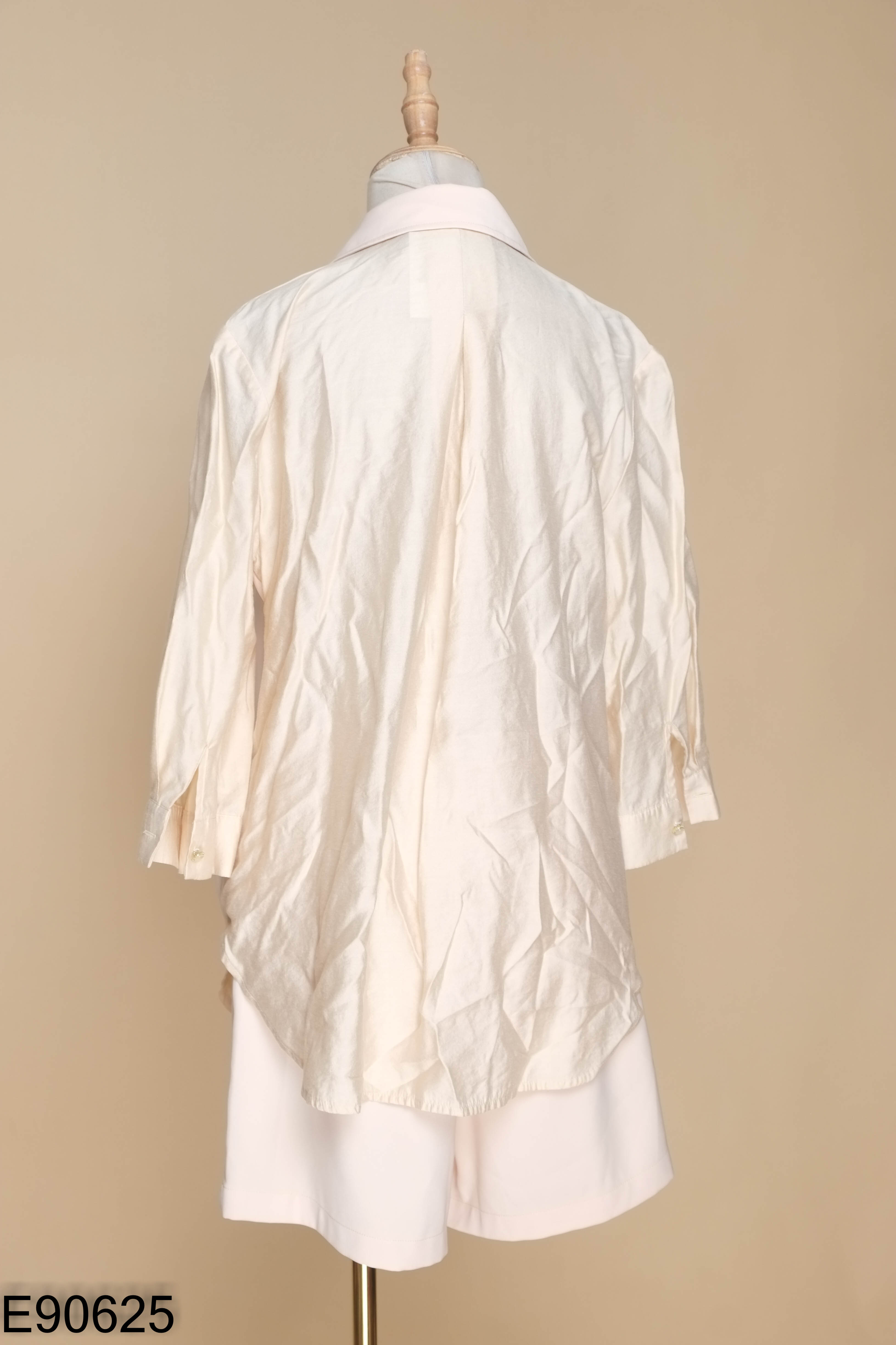 Set Áo be cổ vest phối voan + quần shorts