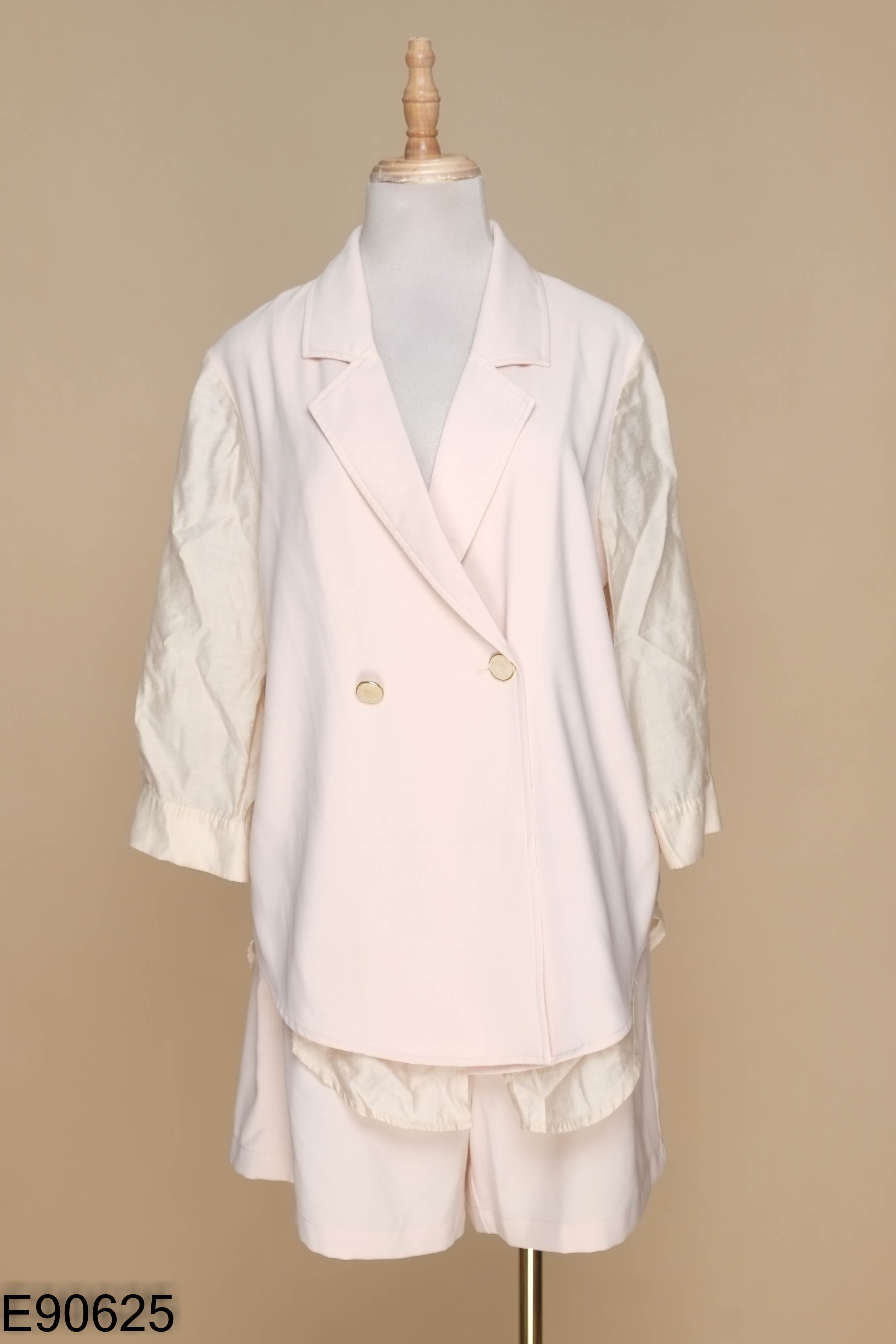Set Áo be cổ vest phối voan + quần shorts