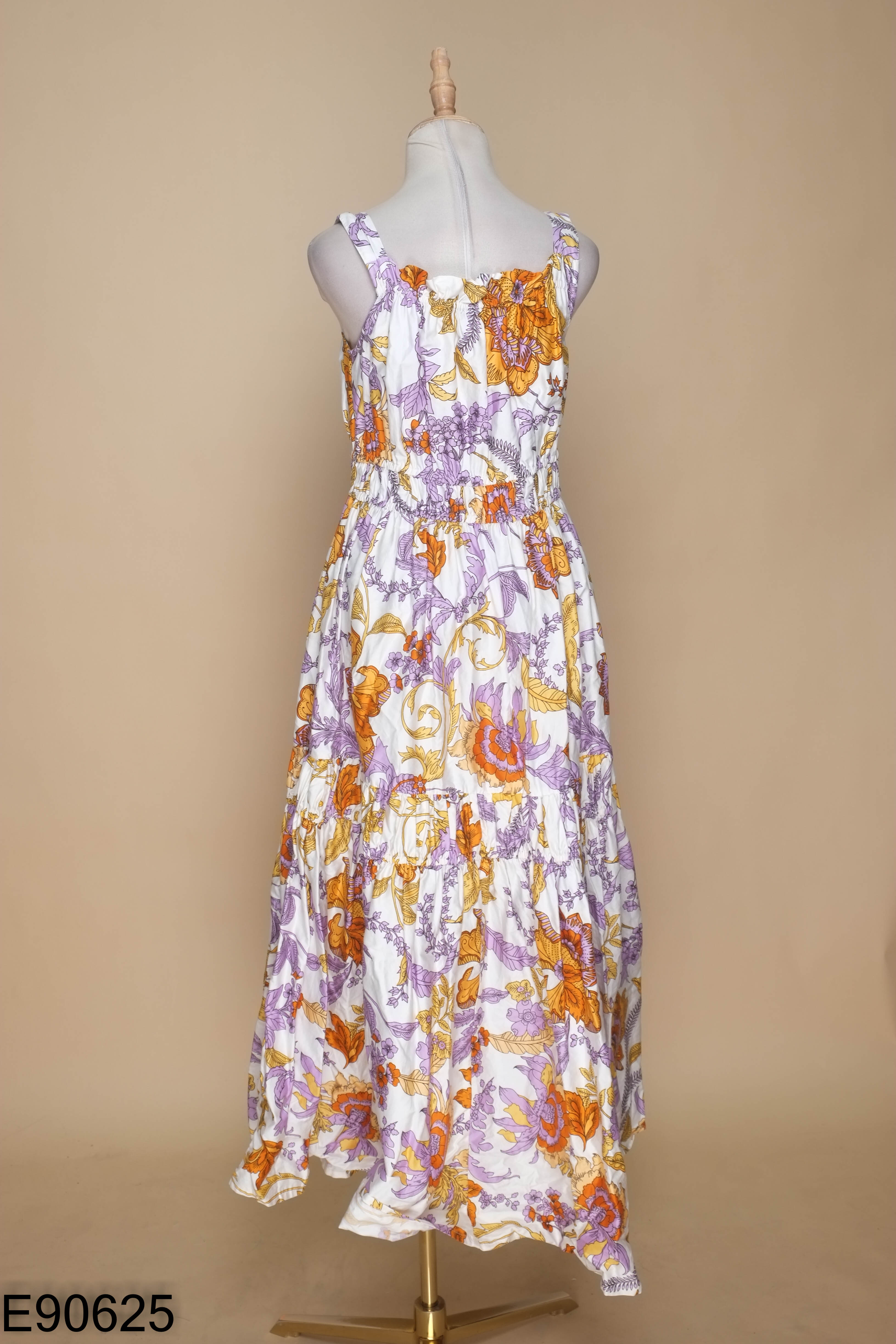 Váy trắng KAREN MILLEN họa tiết màu sắc
