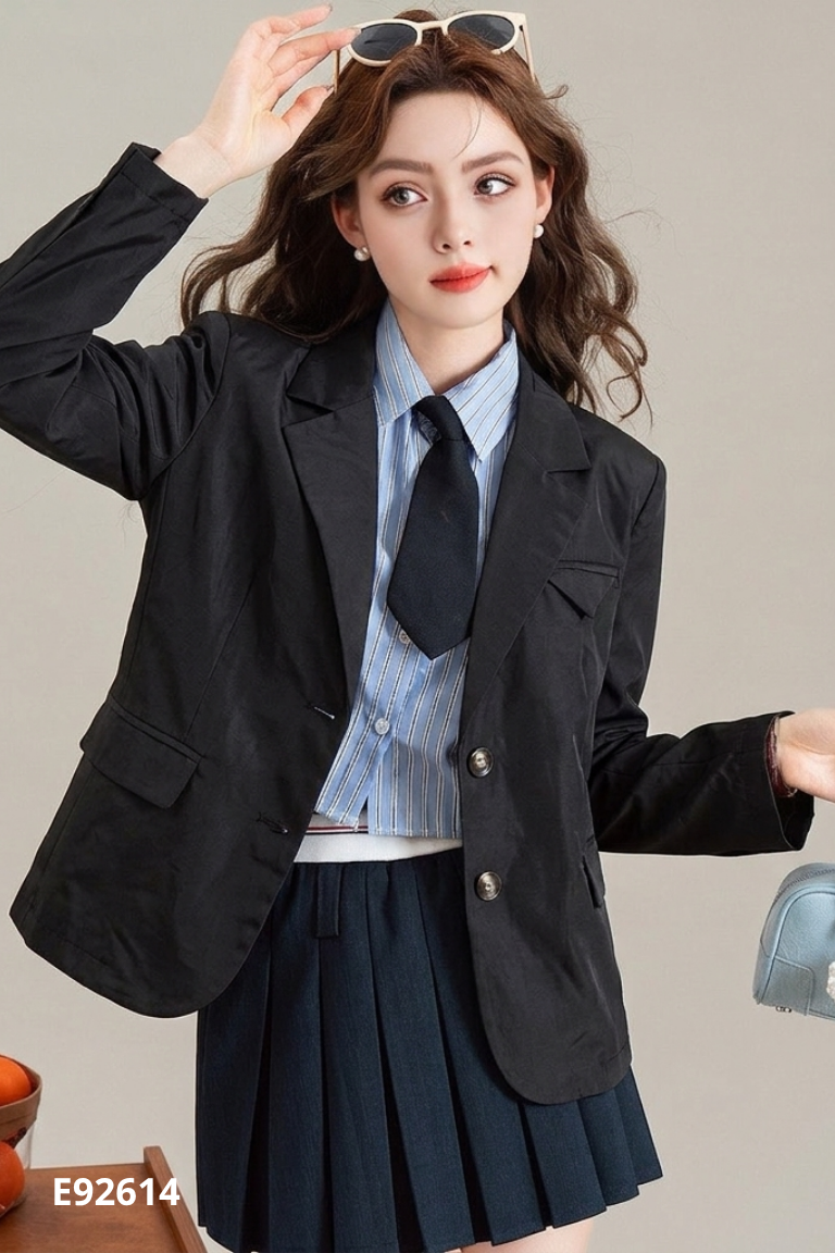 Áo blazers đen mỏng