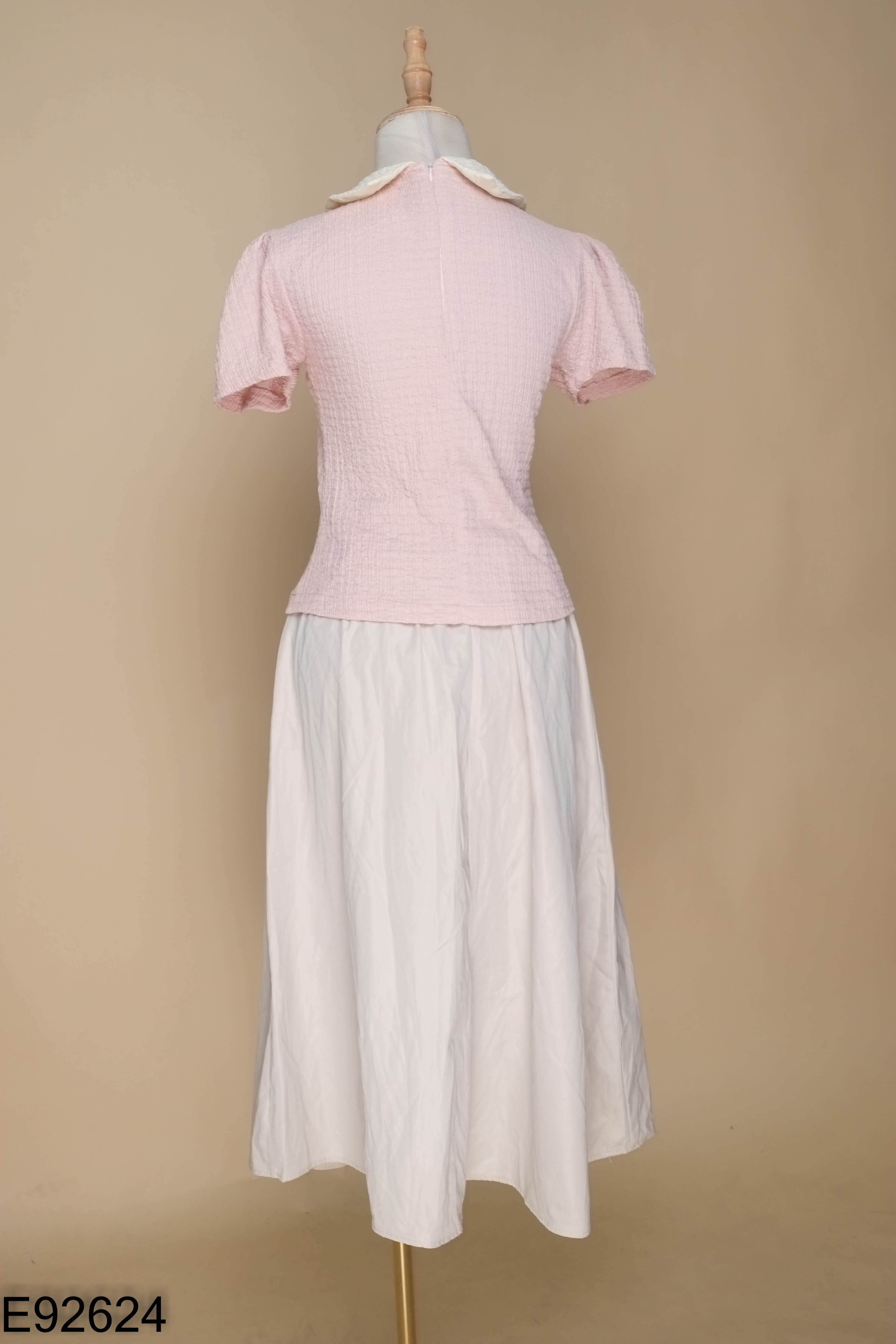 Set áo hồng phối be + chân váy be