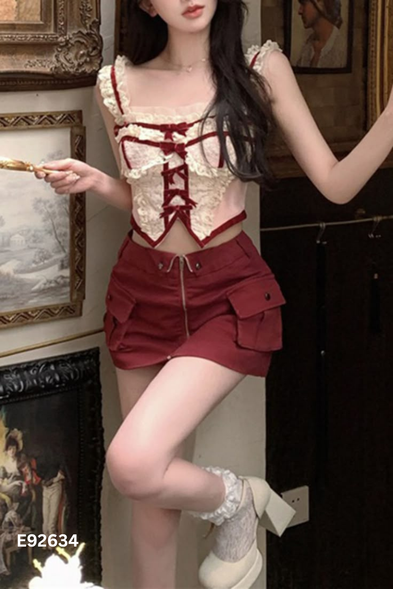 Áo croptop hai dây hồng phối ren