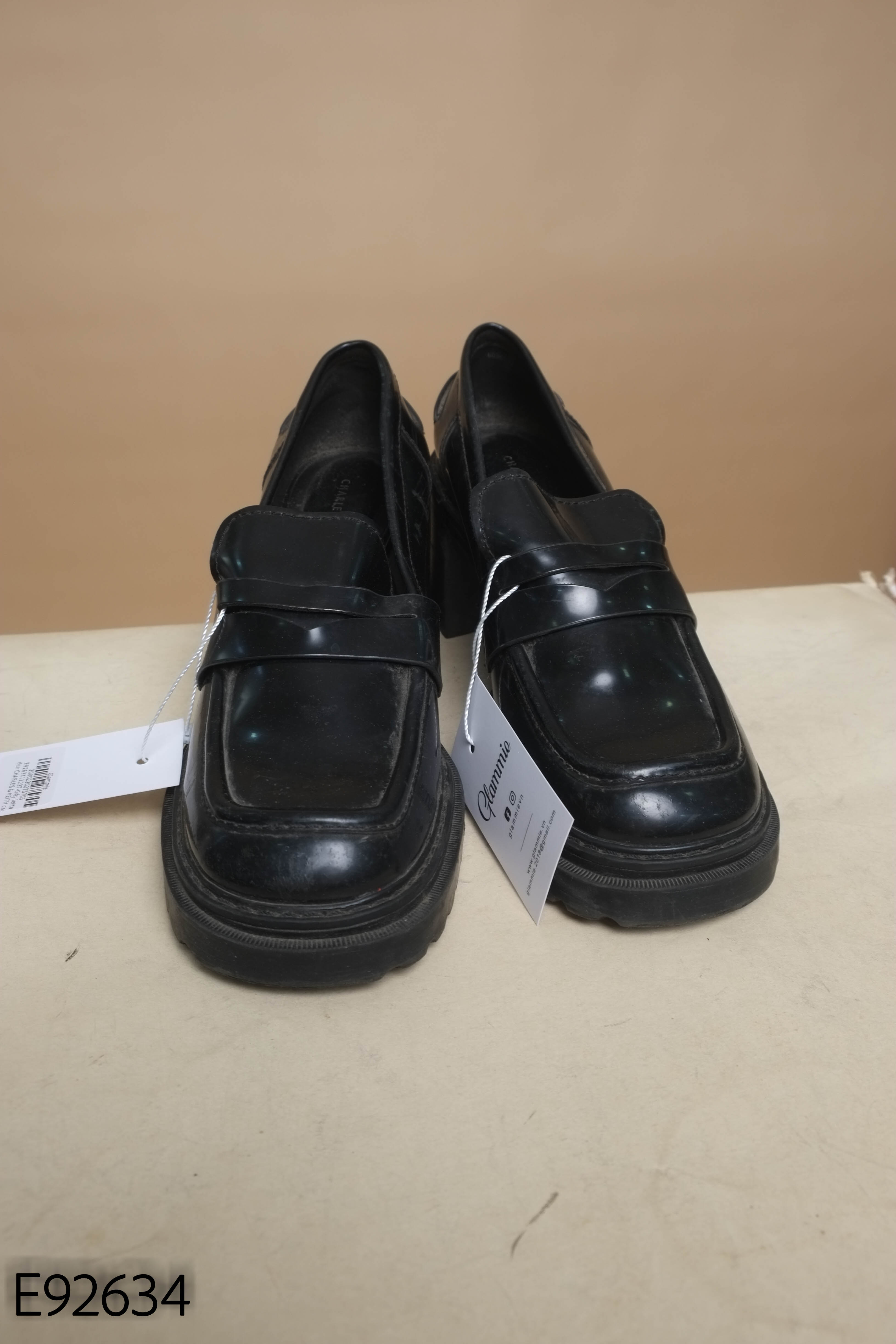 Giày lolita đen CHARLES & KEITH cao gót