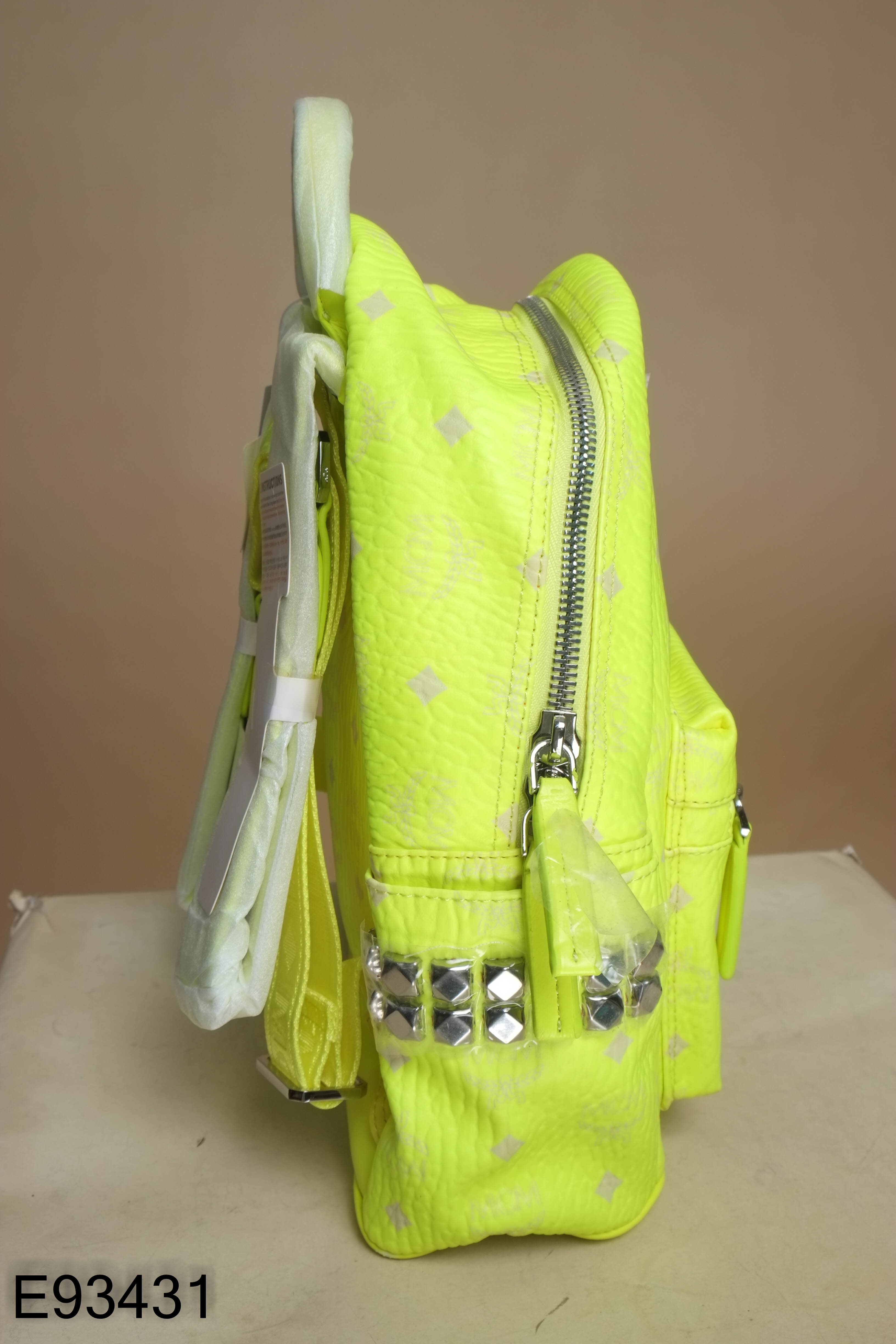 Balo MCM xanh neon