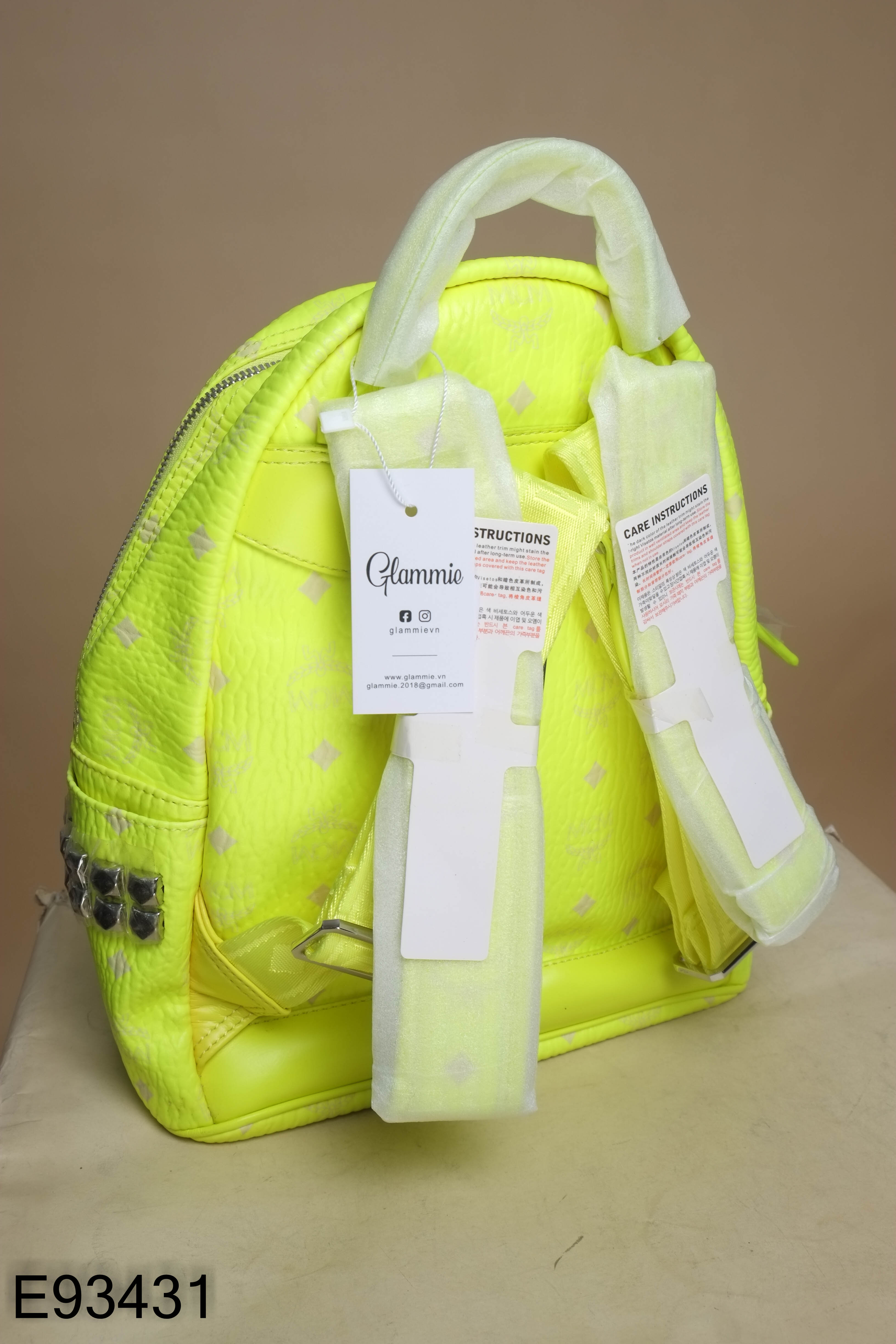 Balo MCM xanh neon