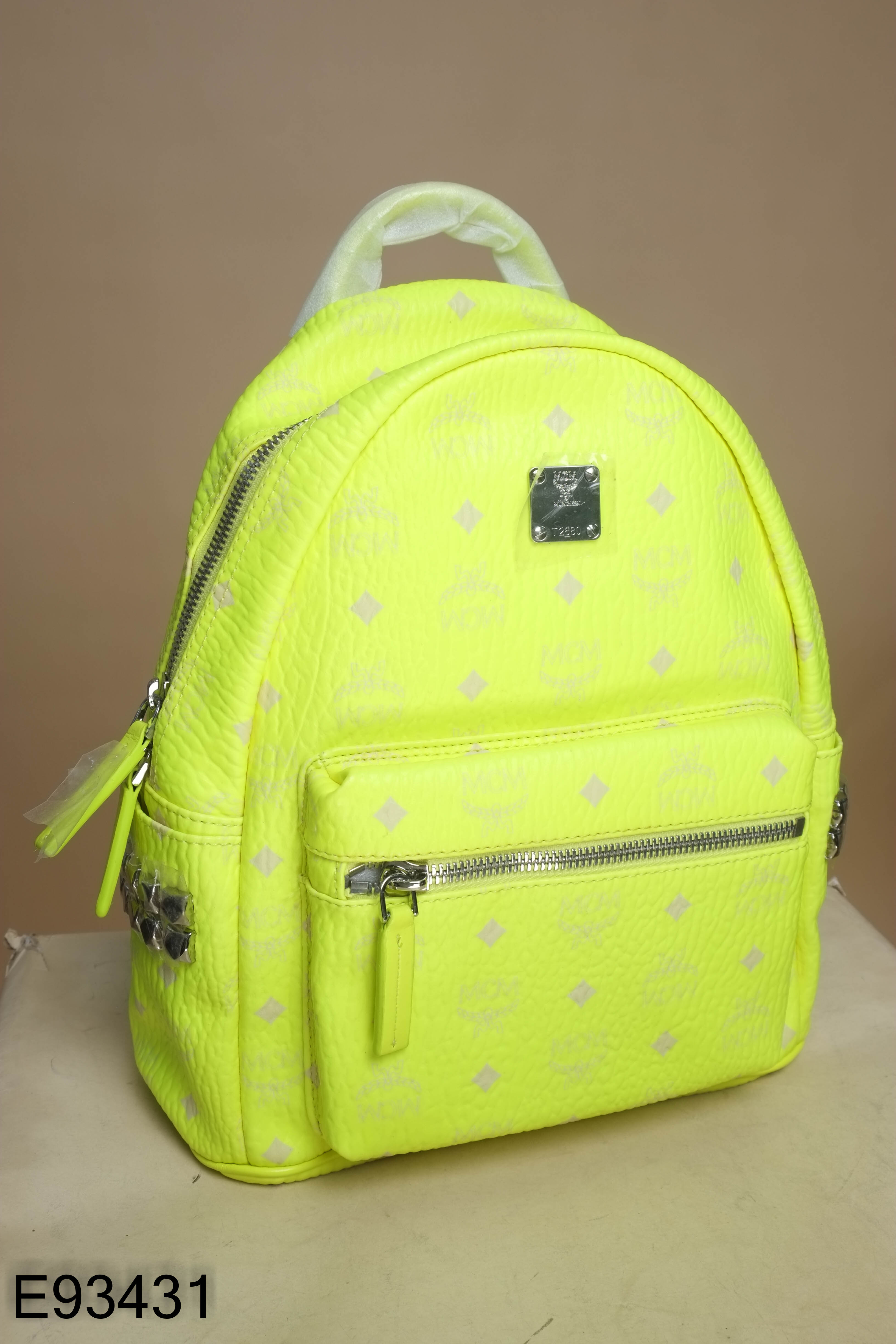 Balo MCM xanh neon