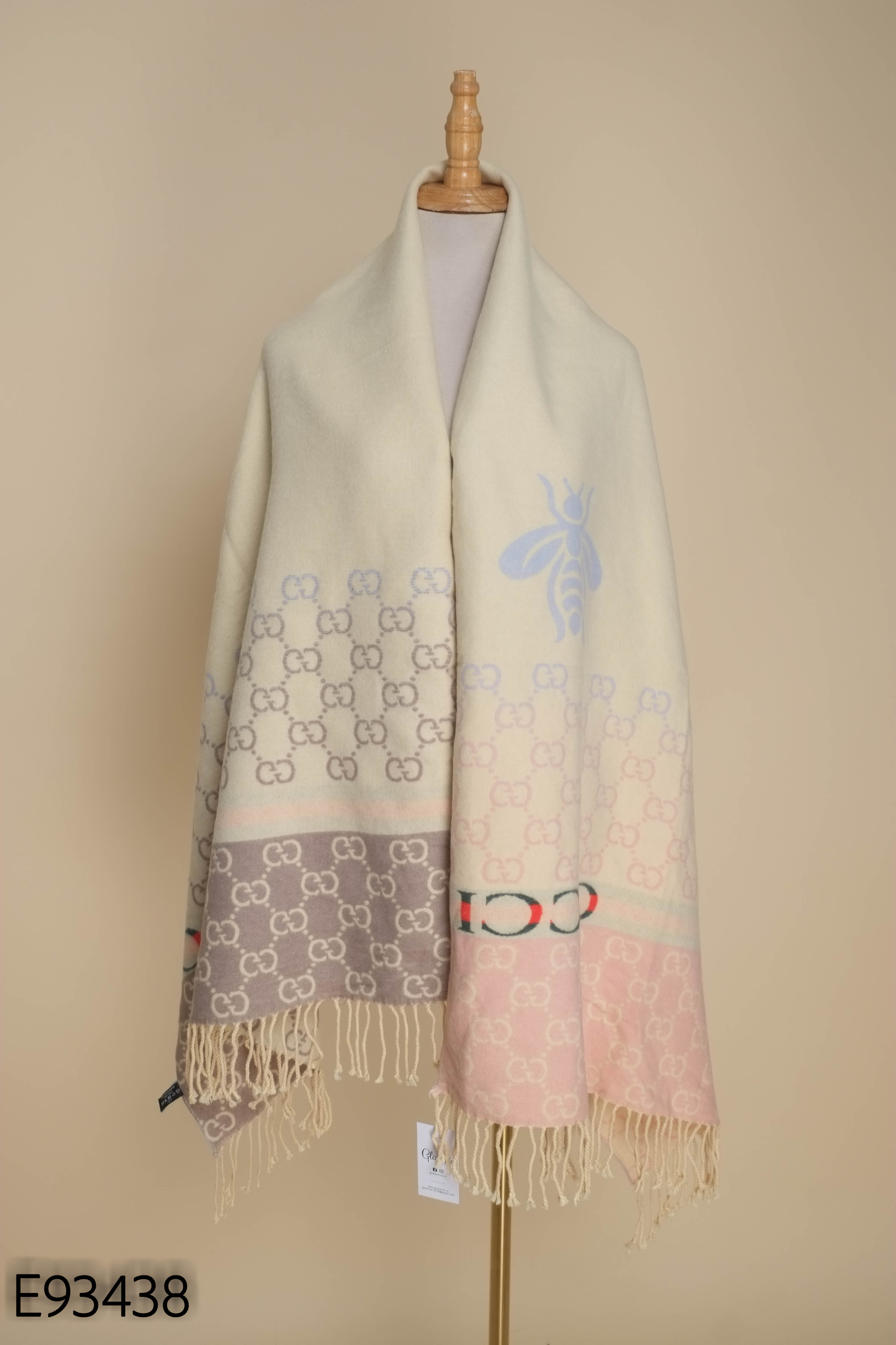 Khăn be GUCCI họa tiết