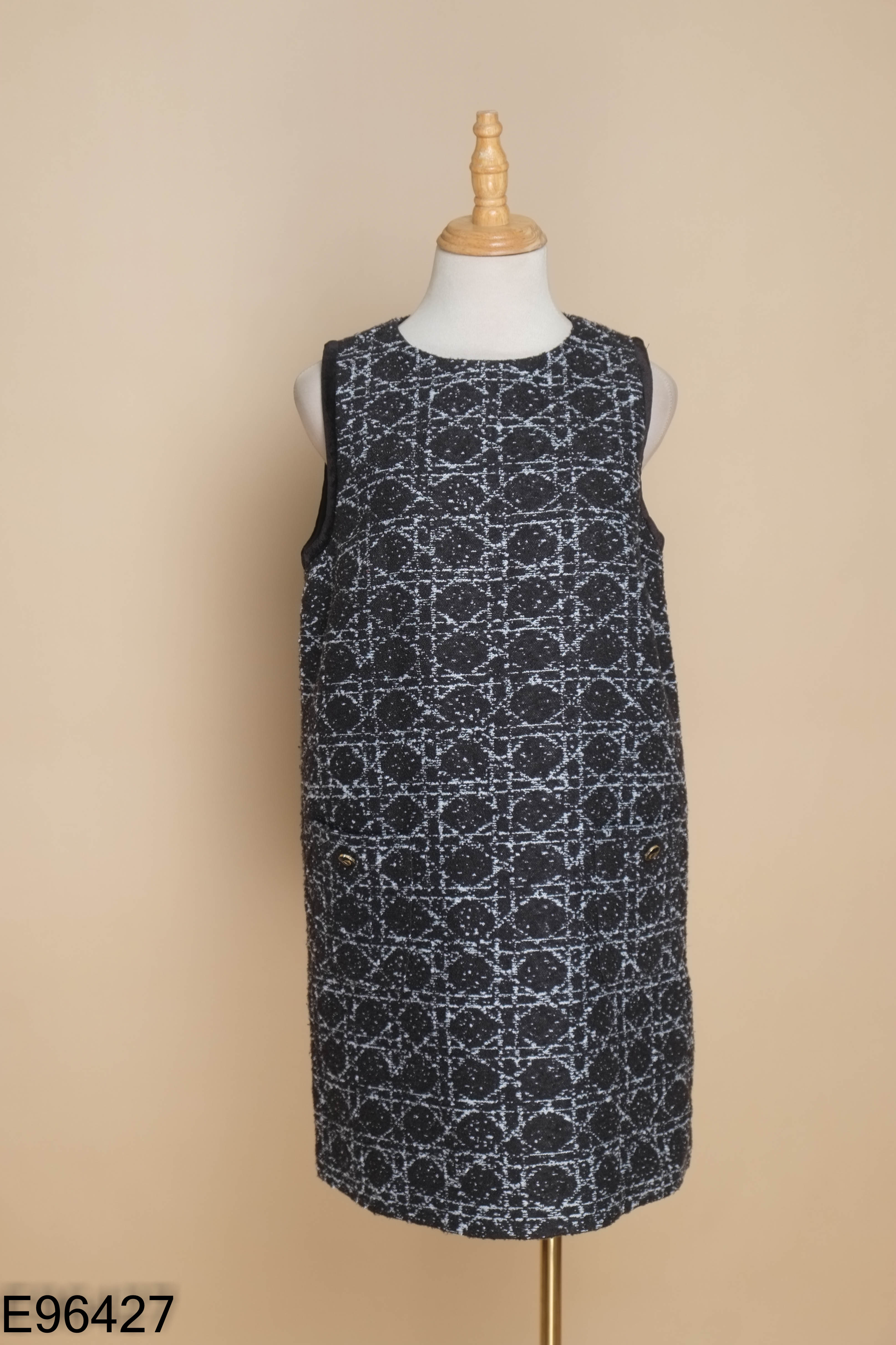 Váy sát nách D.CHIC dạ xám họa tiết