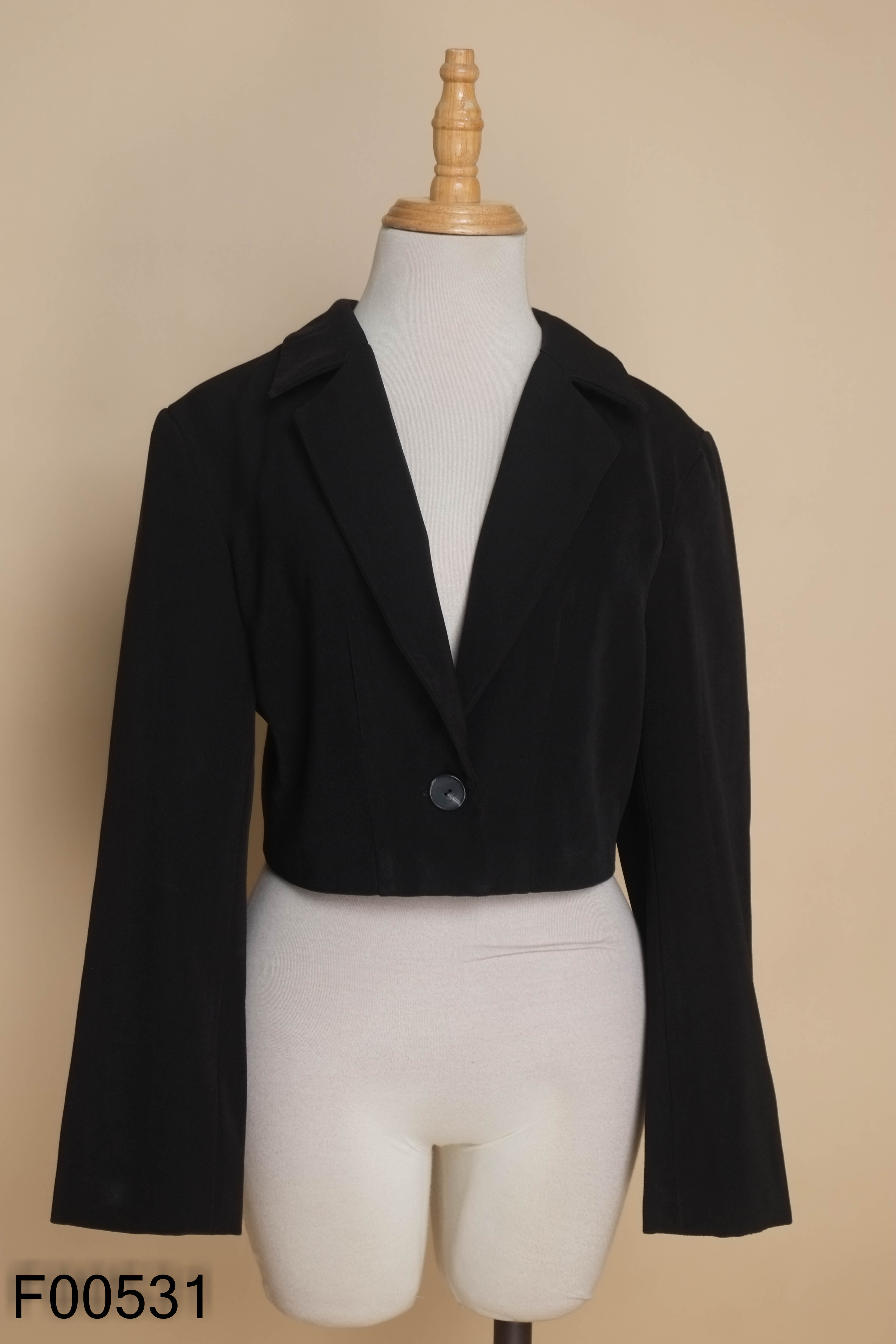 Áo blazer COCOSIN đen dáng ngắn