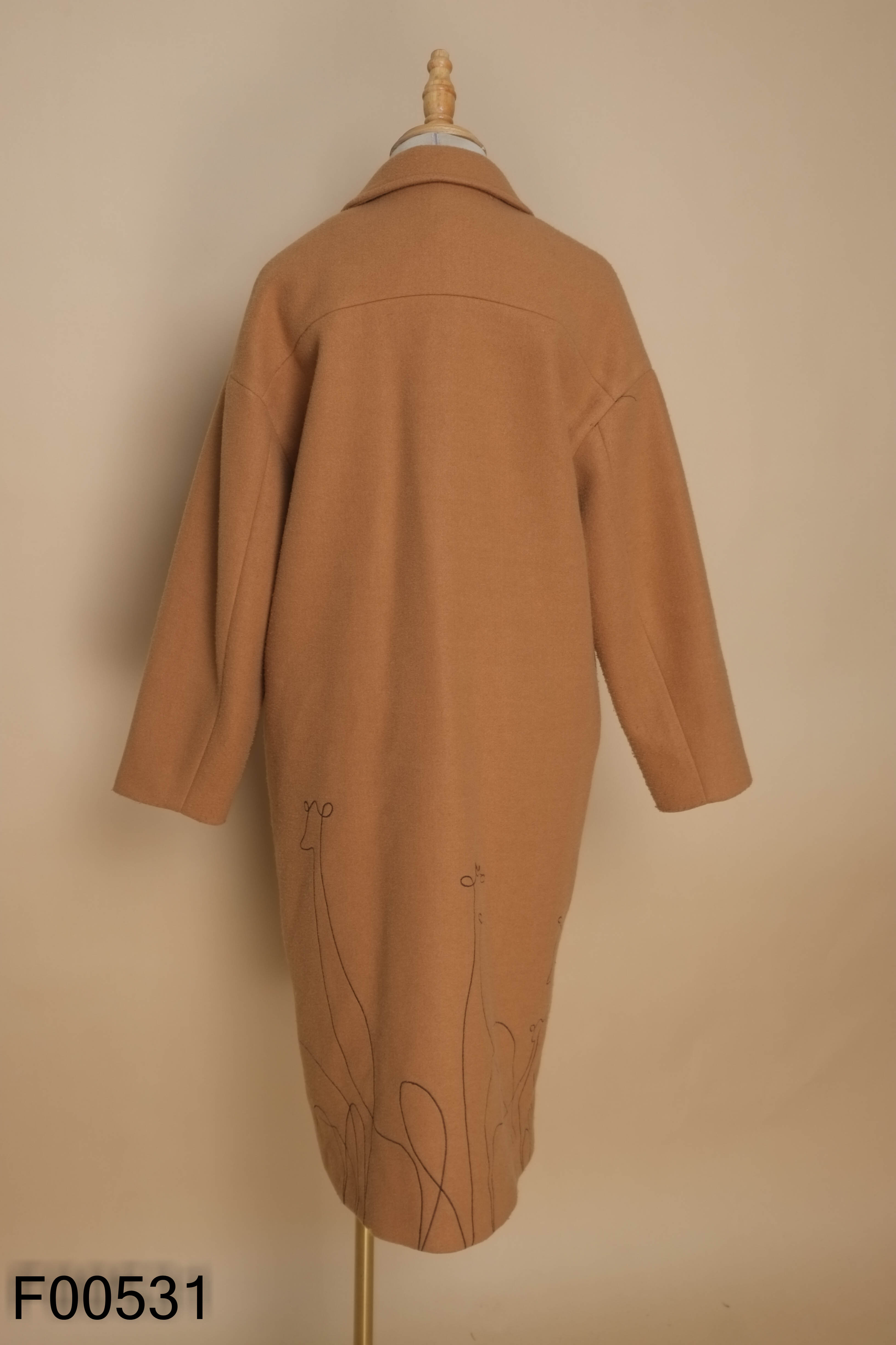 Áo khoác dạ D.CHIC nâu be dài (xù nhẹ)