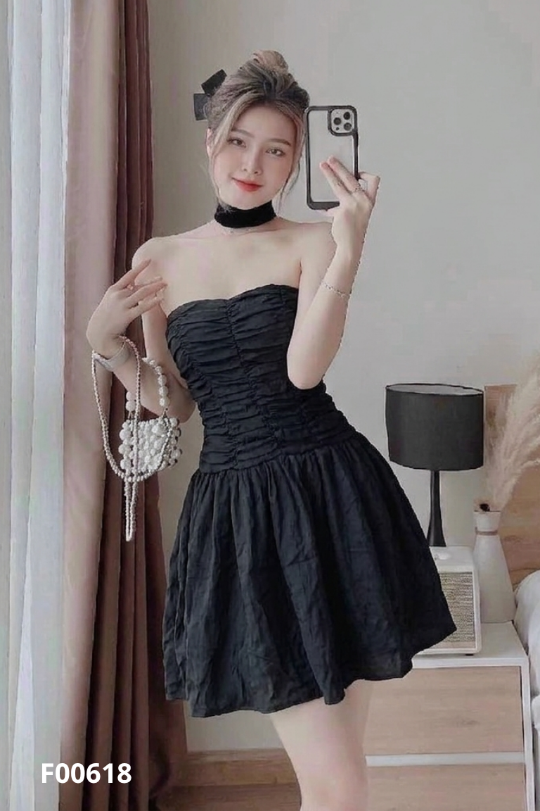 Váy đen cúp ngực trơn phối nhún