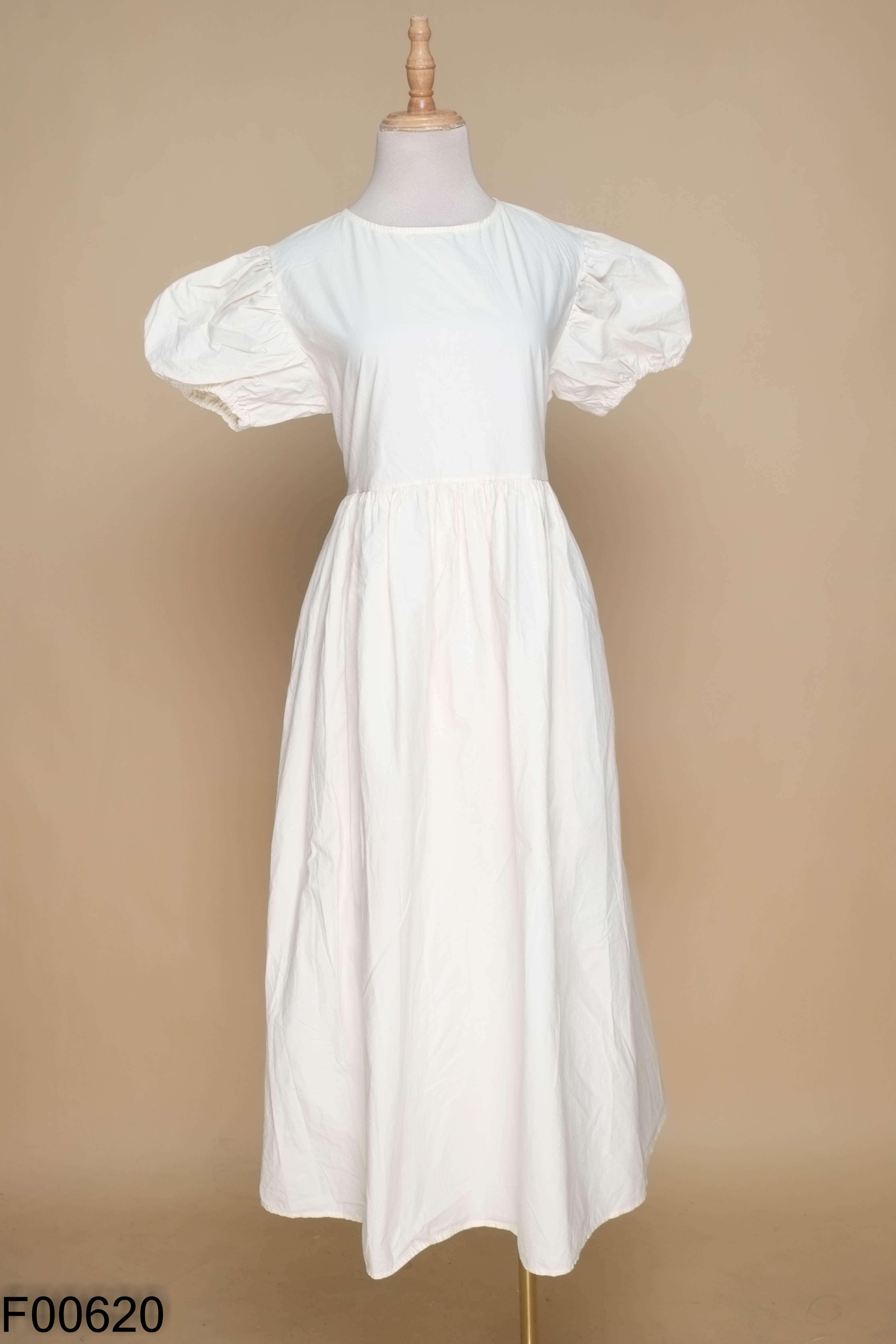 Váy kem babydoll hở lưng