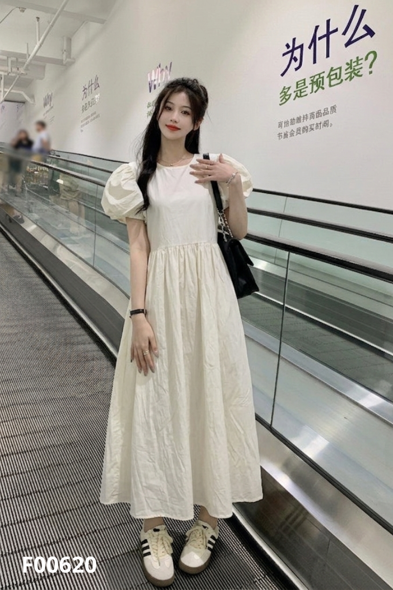 Váy kem babydoll hở lưng