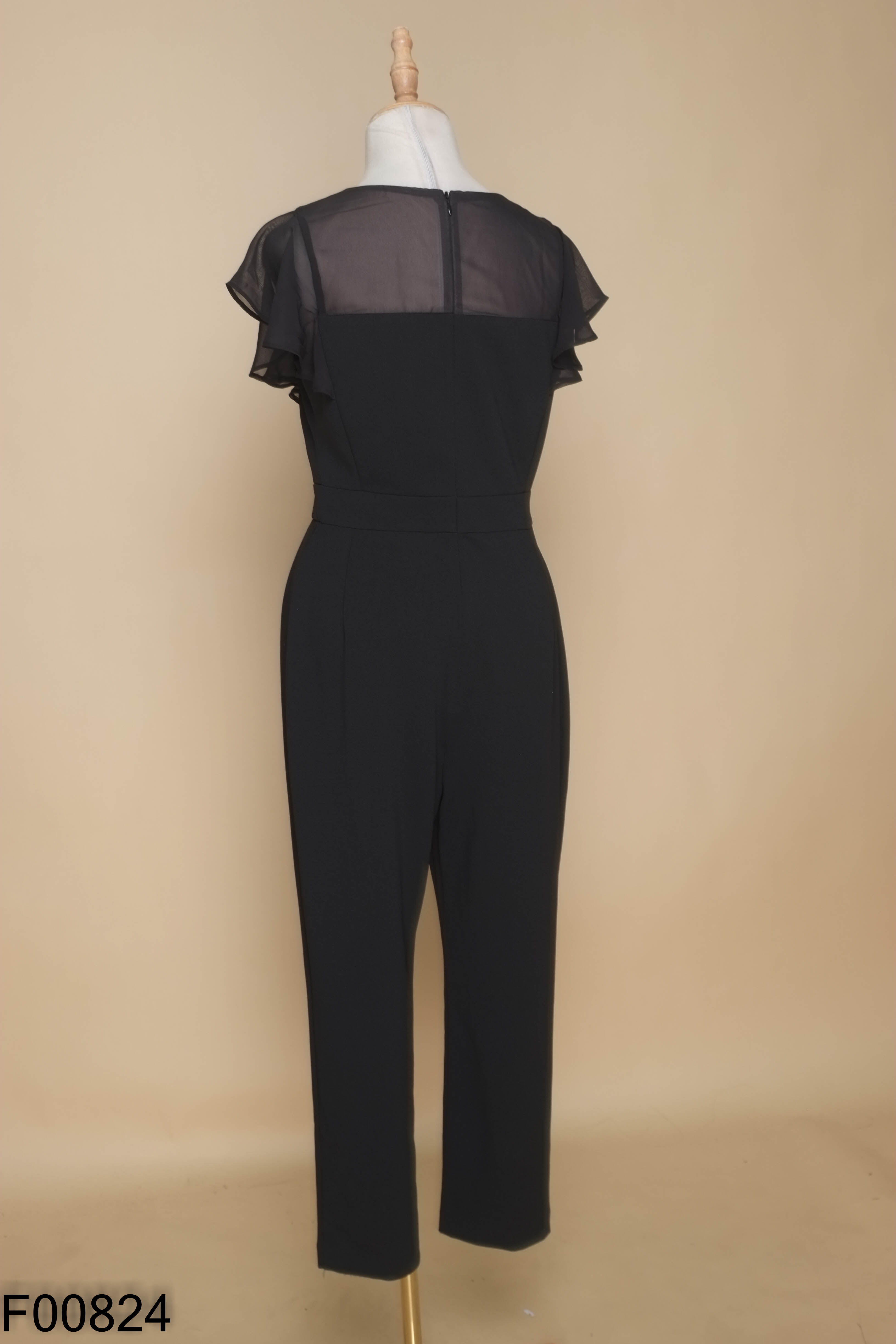 Jumpsuits đen viền phối voan