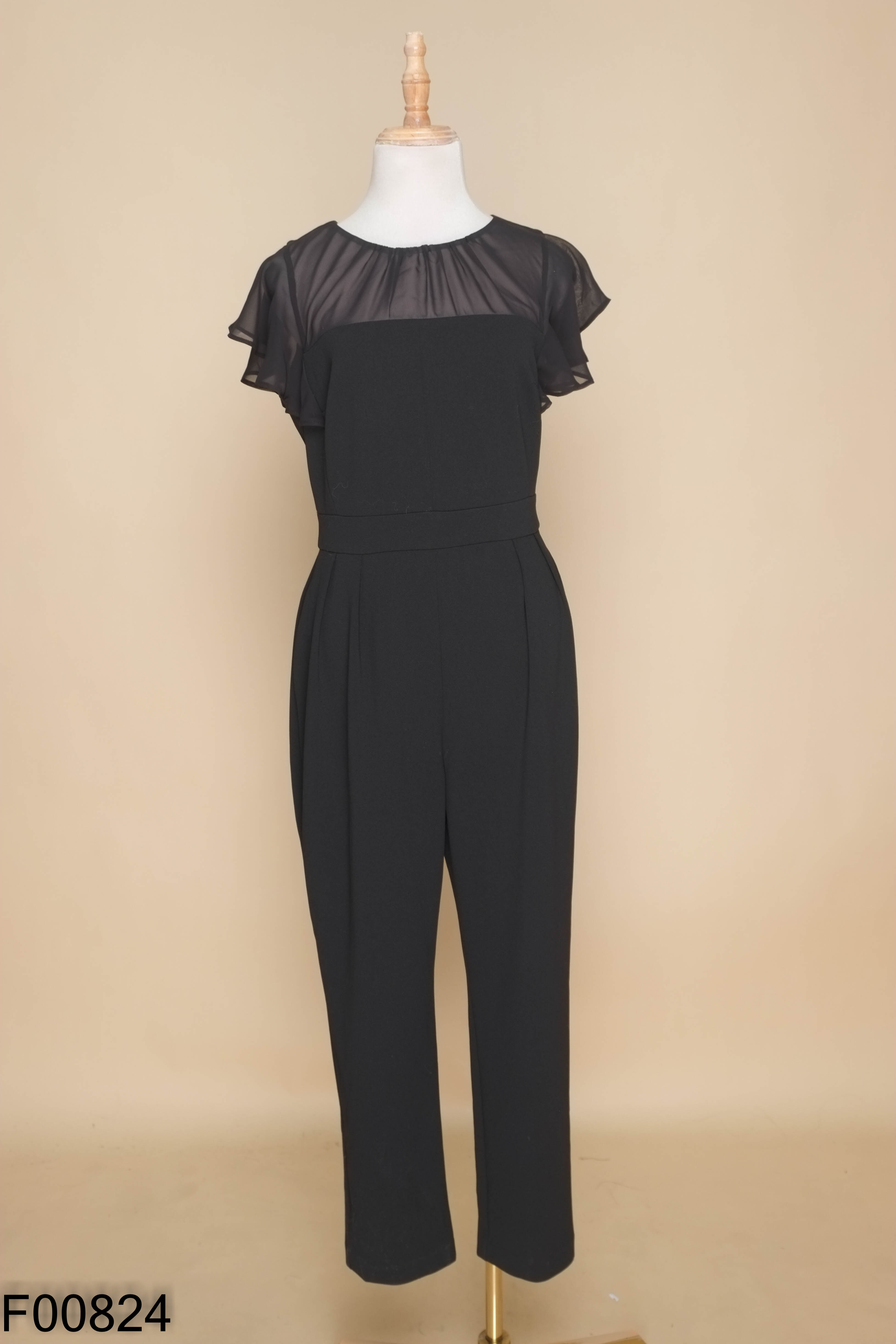 Jumpsuits đen viền phối voan