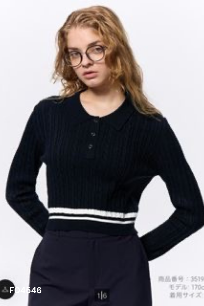 Áo len GU xanh đen viền trắng