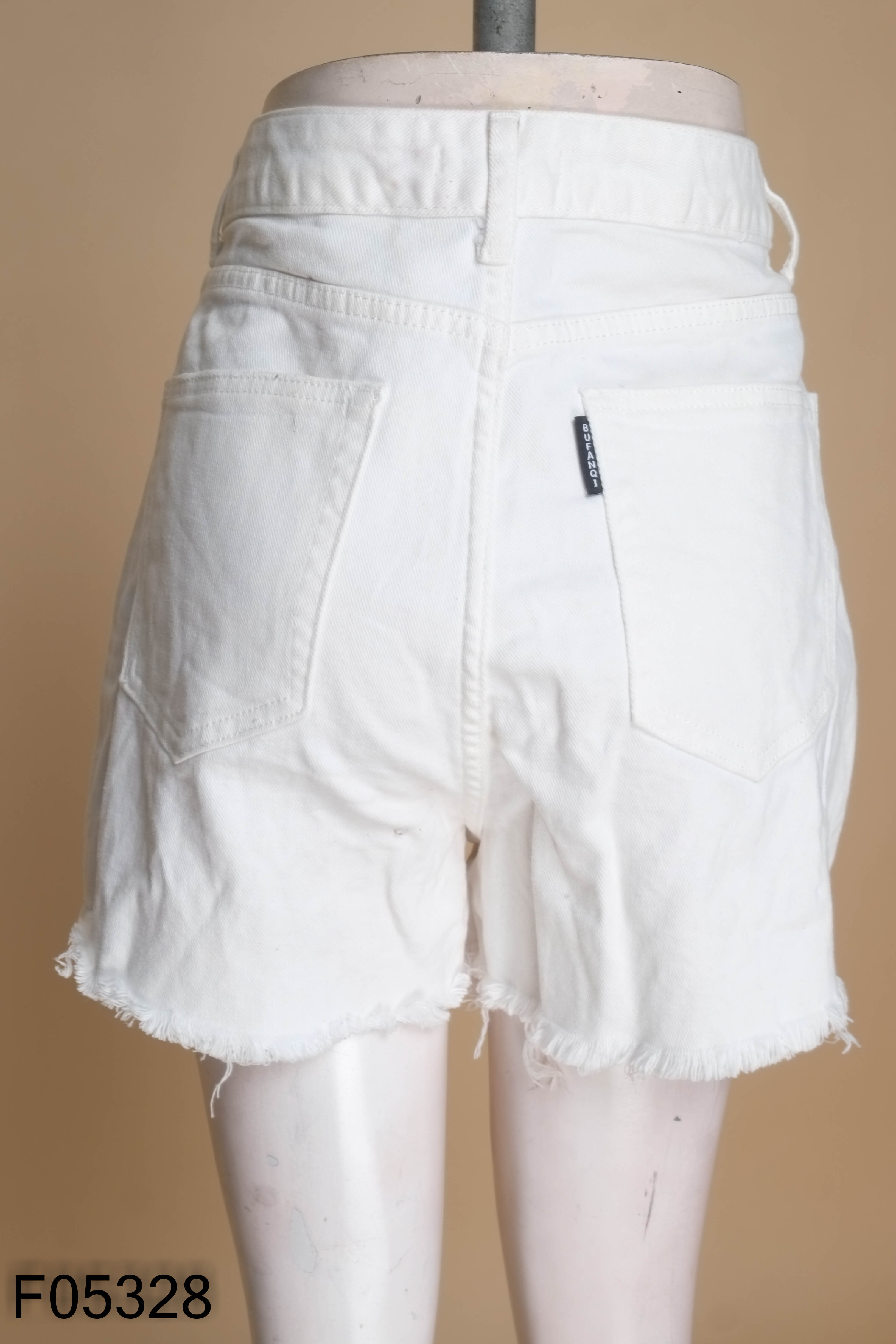 Quần shorts jeans trắng