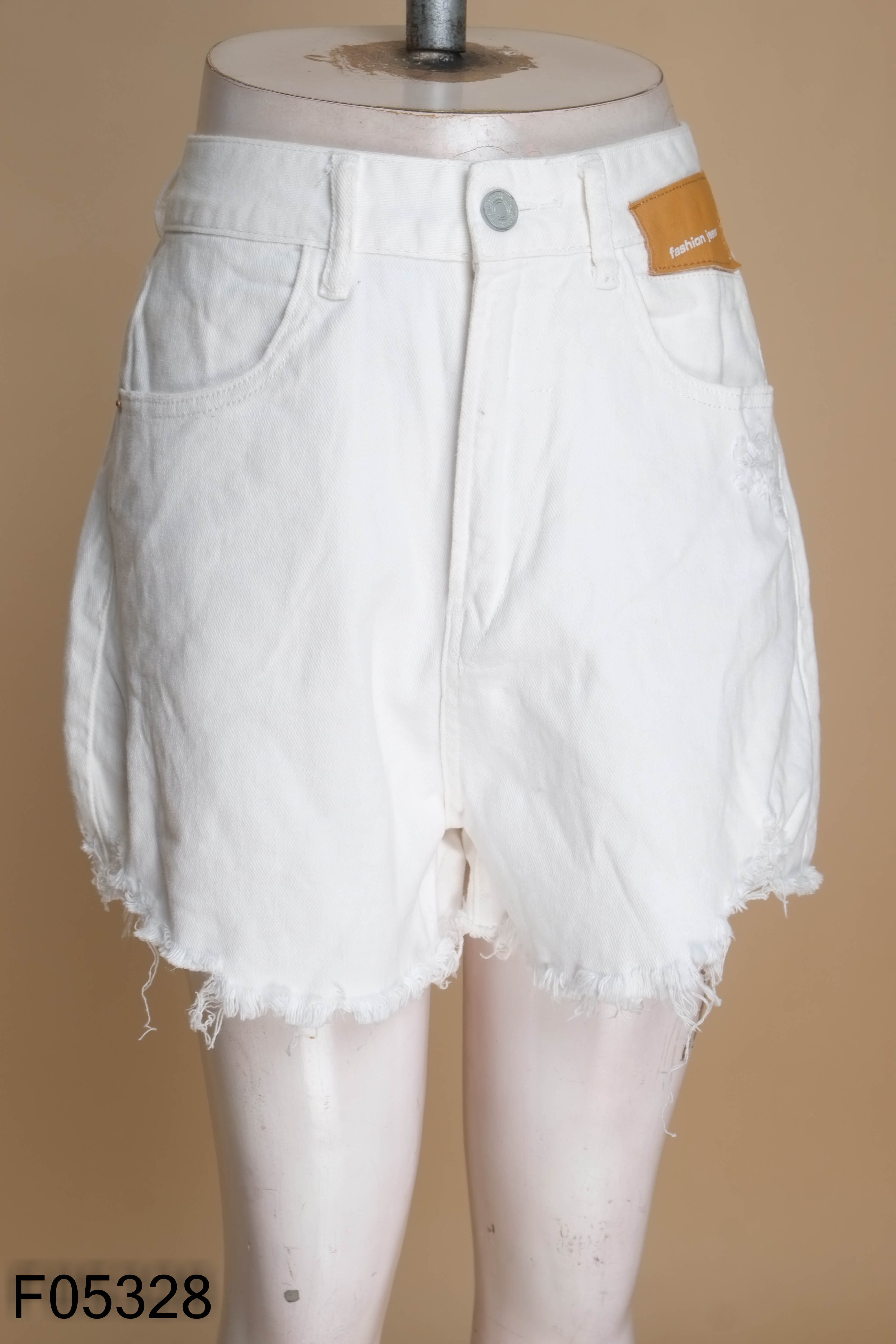Quần shorts jeans trắng