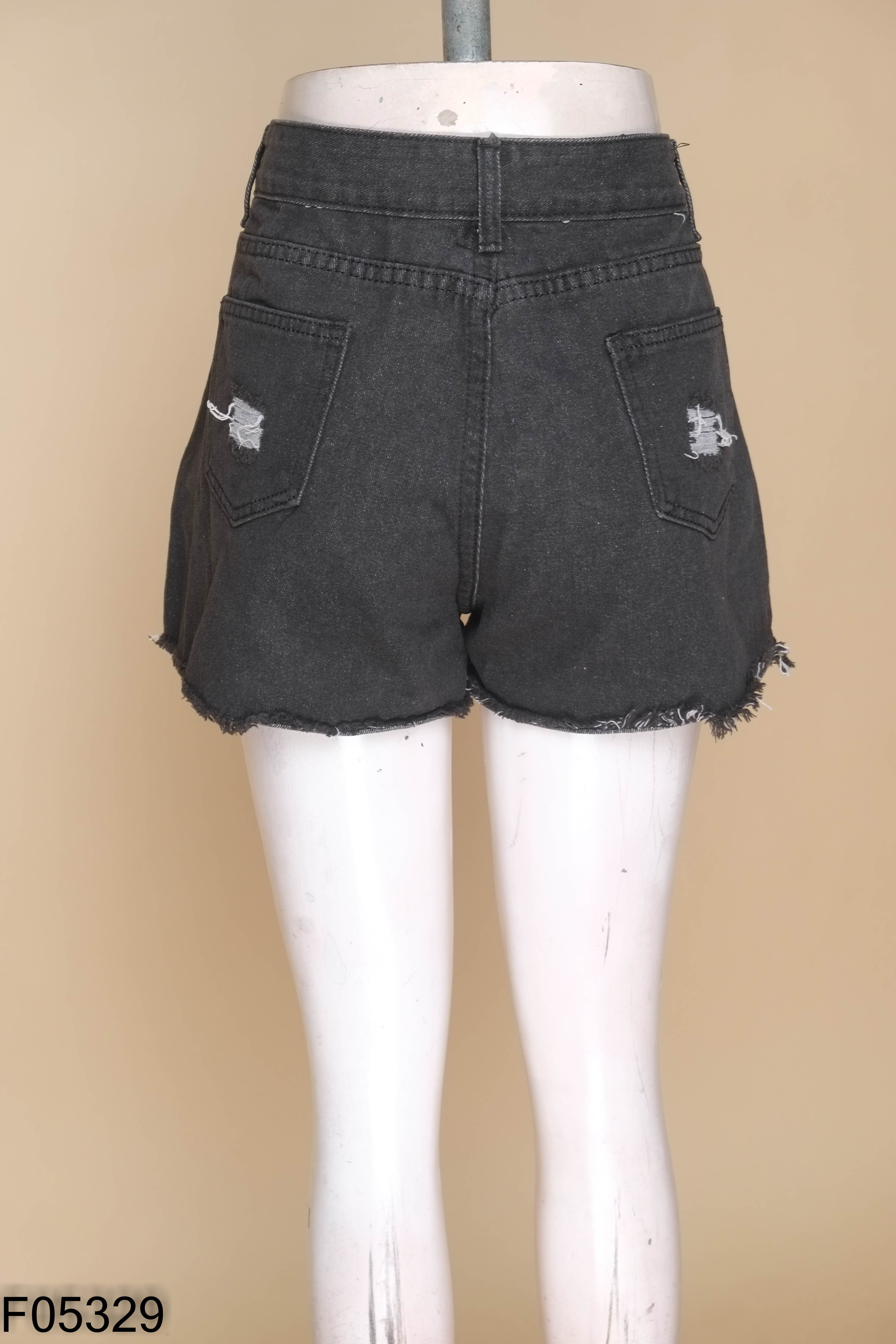 Quần shorts jeans xám rách