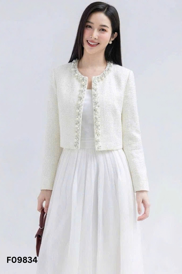 Áo dạ kem đính ngọc