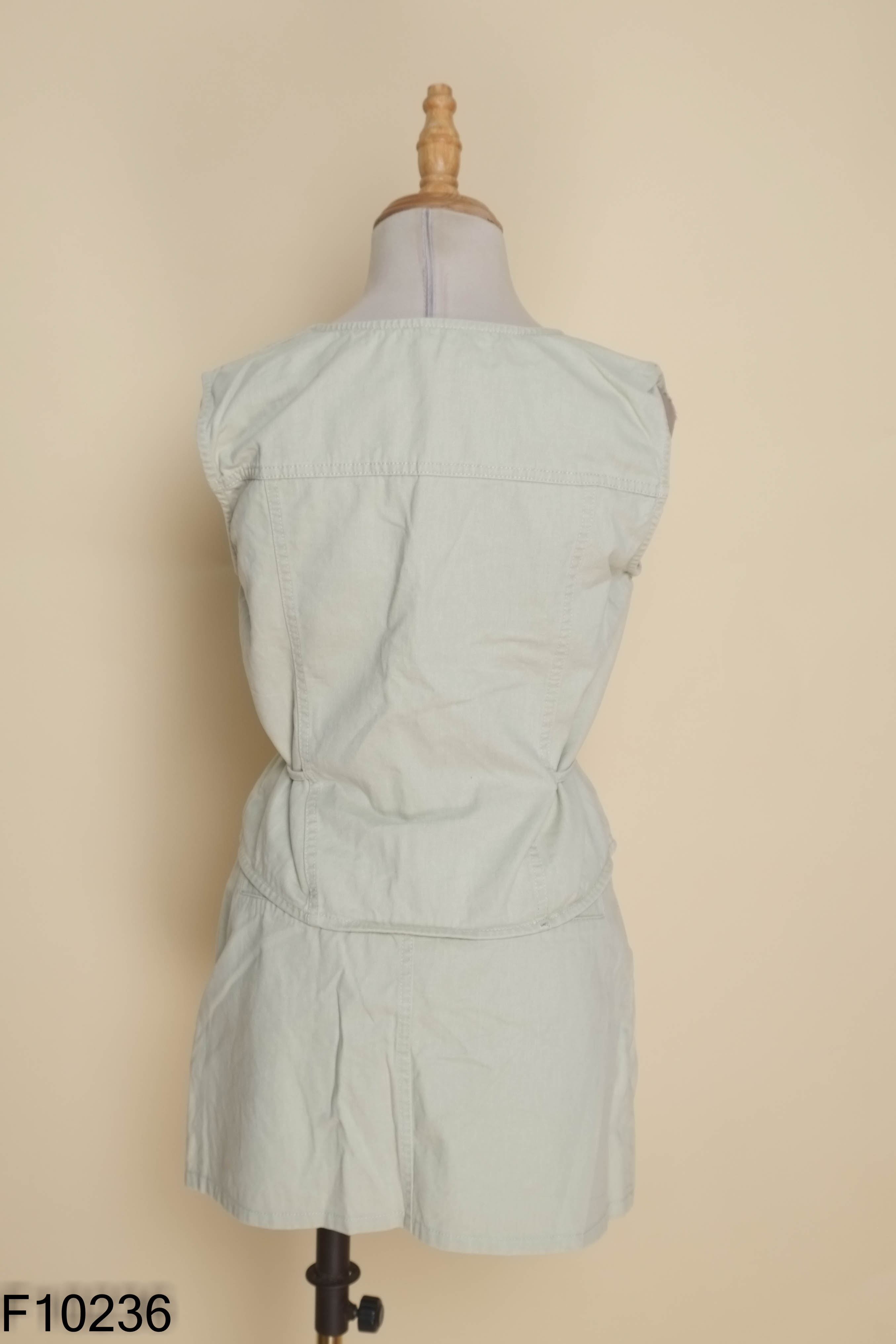 Set Áo gile jeans xanh be + chân váy