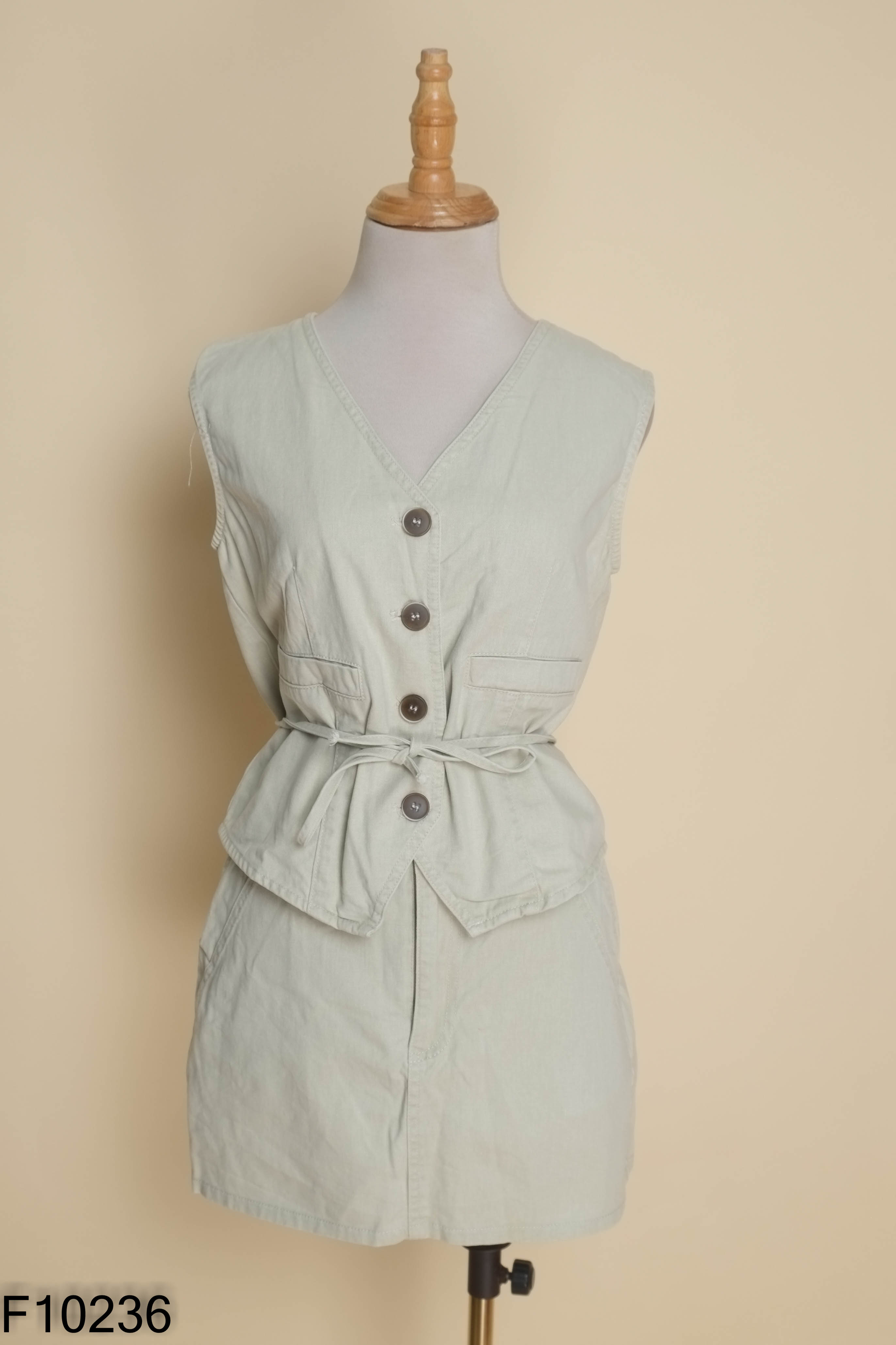 Set Áo gile jeans xanh be + chân váy
